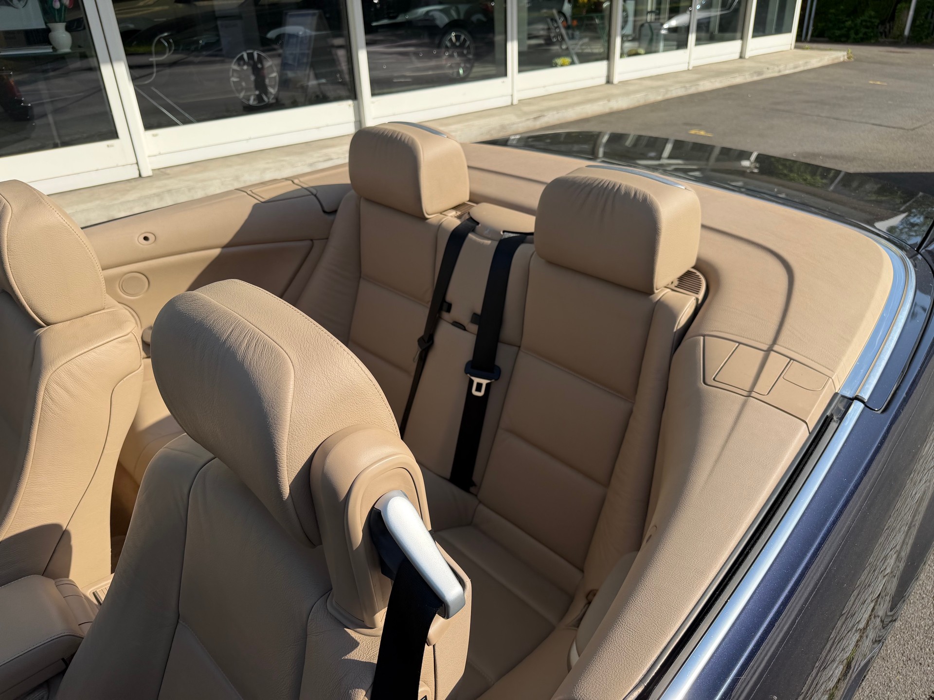 BMW 325Ci Cabriolet-image-8