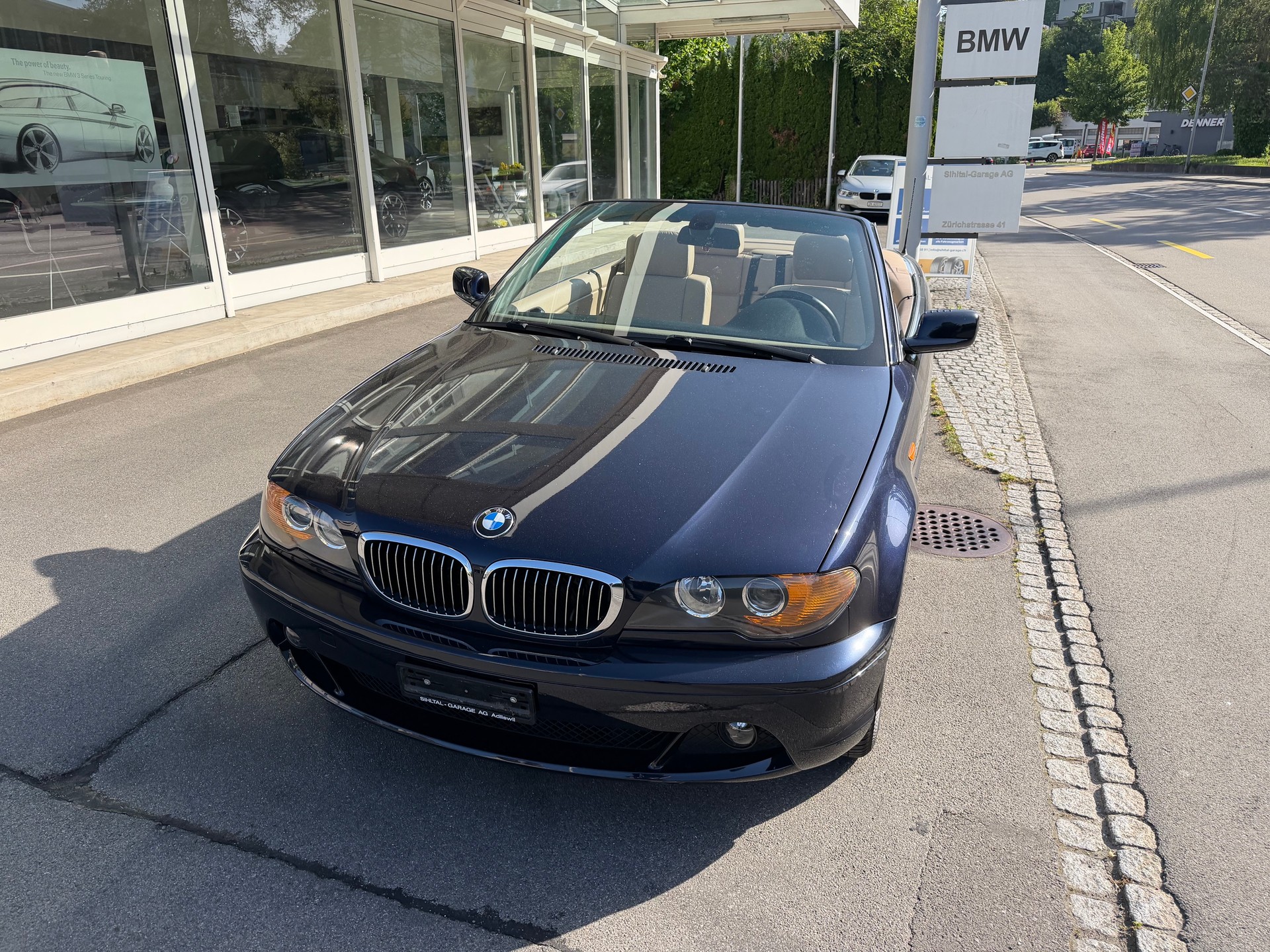 BMW 325Ci Cabriolet-showroom-element-1