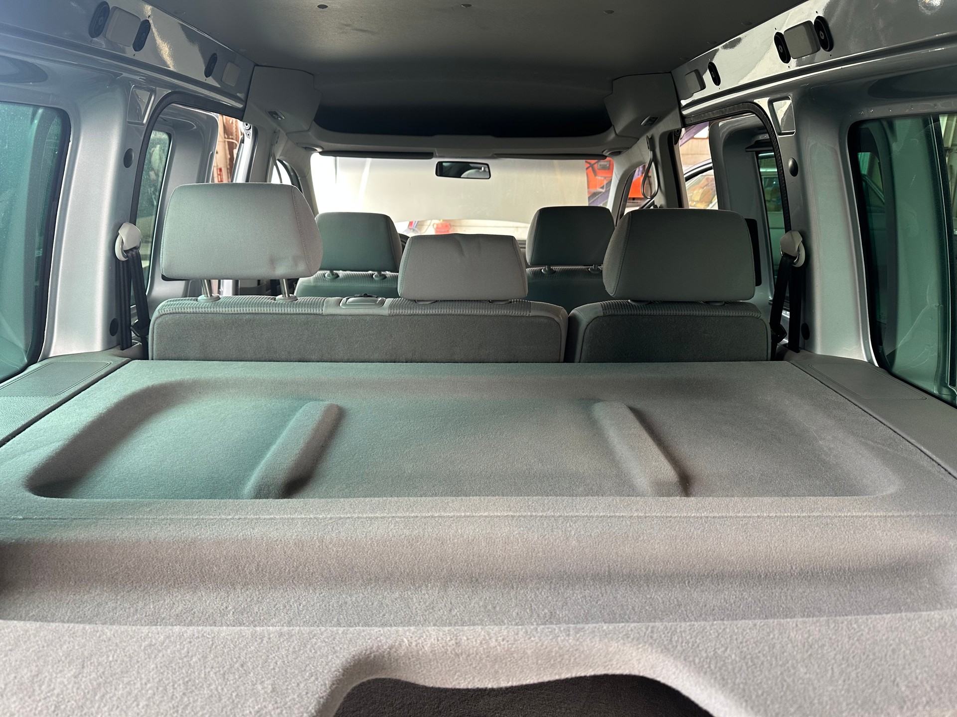 VW Caddy 1.6-image-15