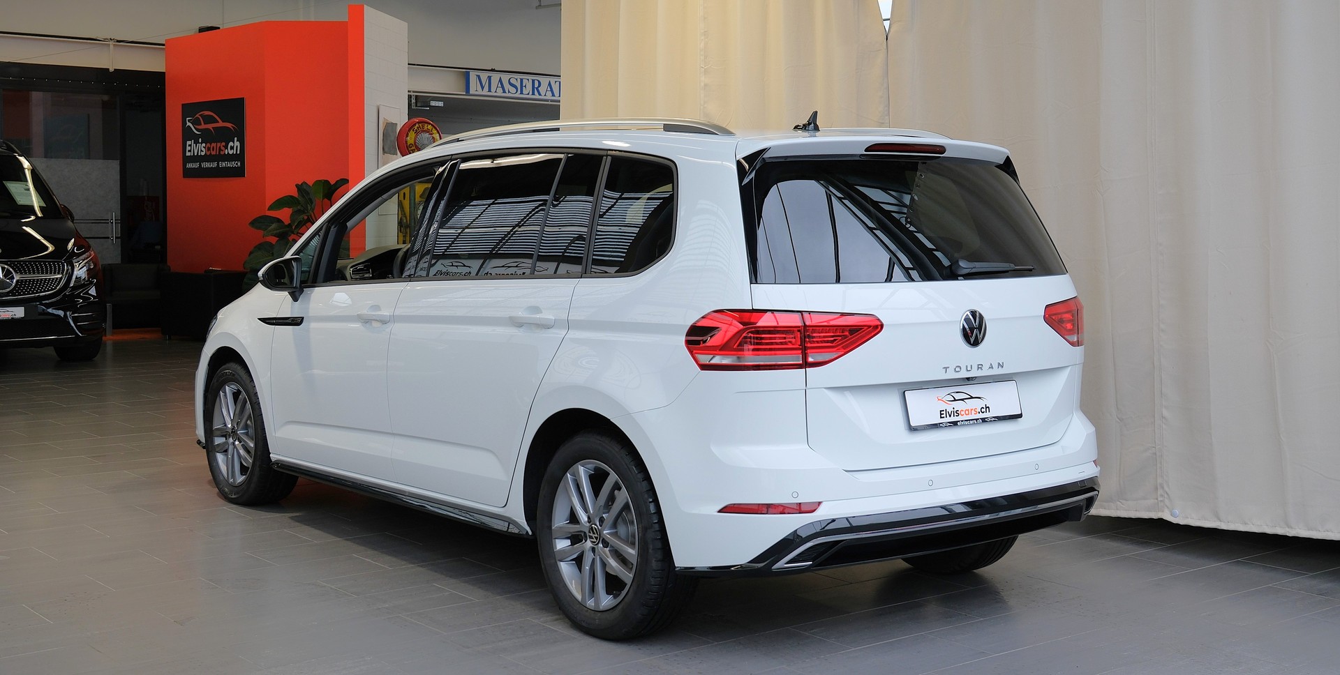 VW Touran 1.5 TSI EVO Comfortline United R Line DSG-image-9