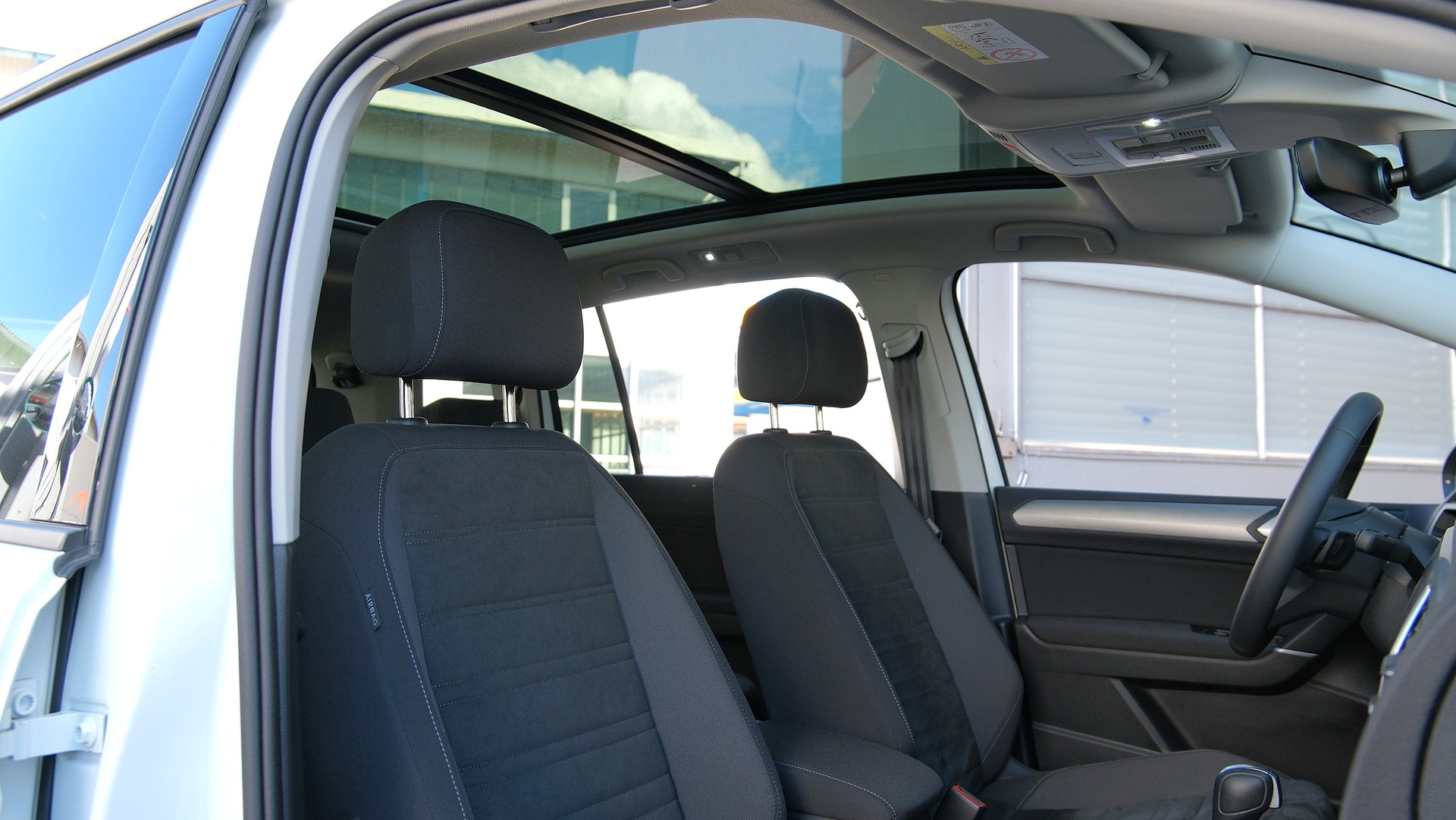VW Touran 1.5 TSI EVO Comfortline United R Line DSG-image-13