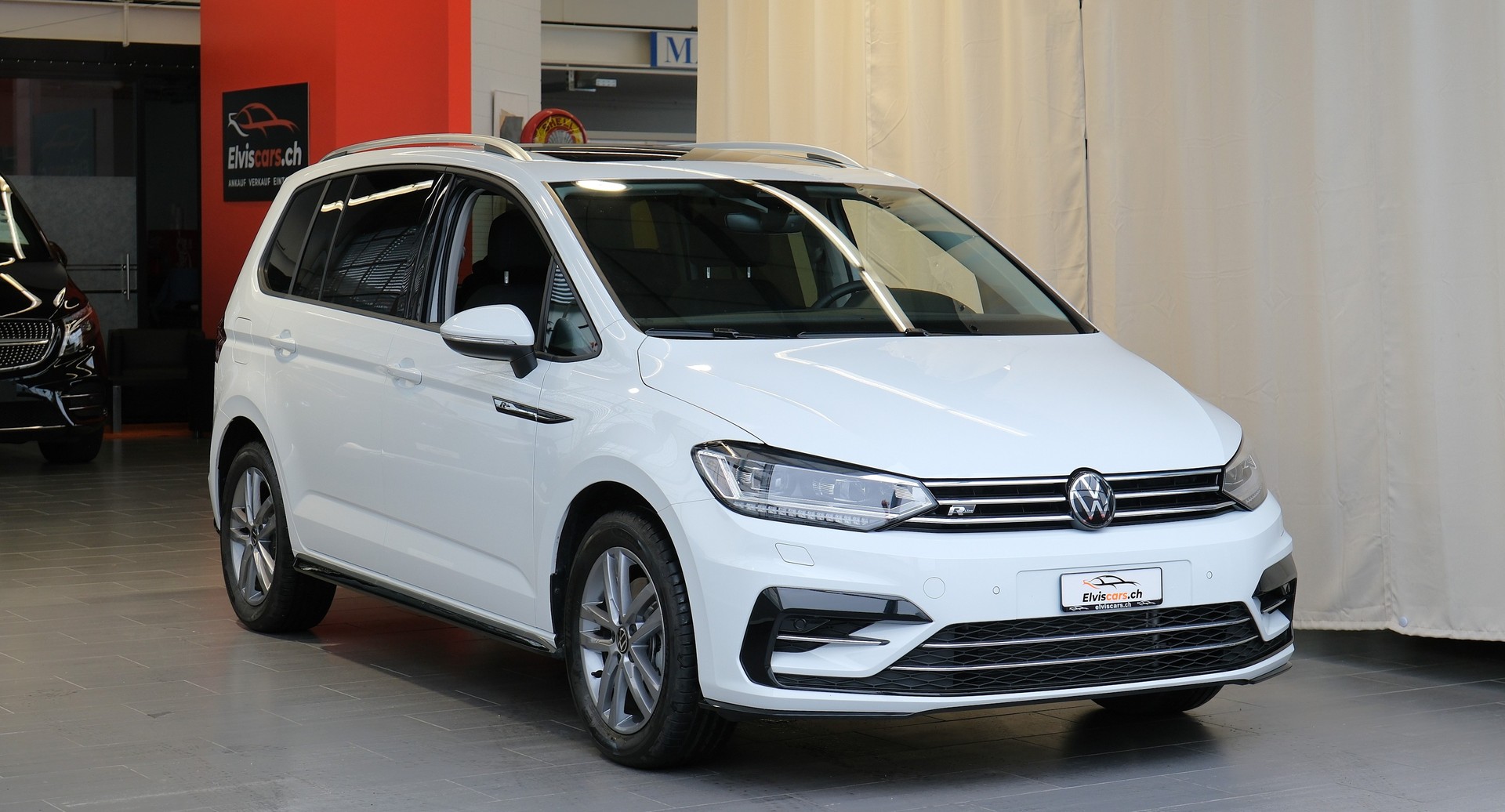 VW Touran 1.5 TSI EVO Comfortline United R Line DSG-image-26
