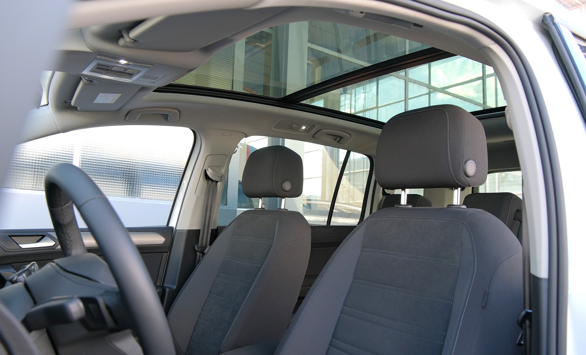 VW Touran 1.5 TSI EVO Comfortline United R Line DSG-showroom-element-3