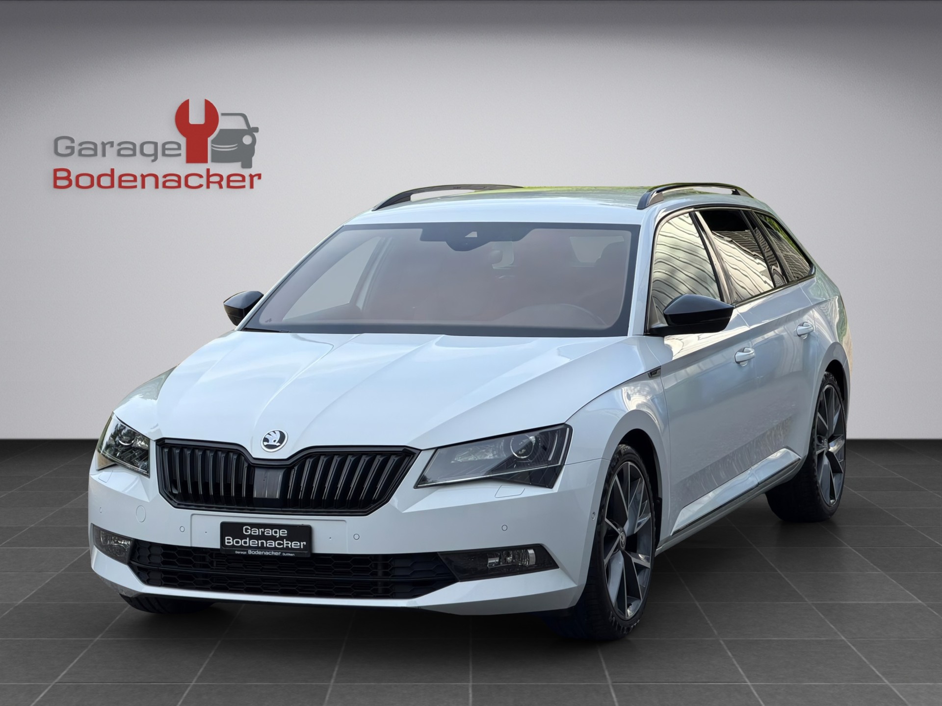 SKODA Superb Combi 2.0 TDi SportLine+ 4x4 DSG-showroom-element-1