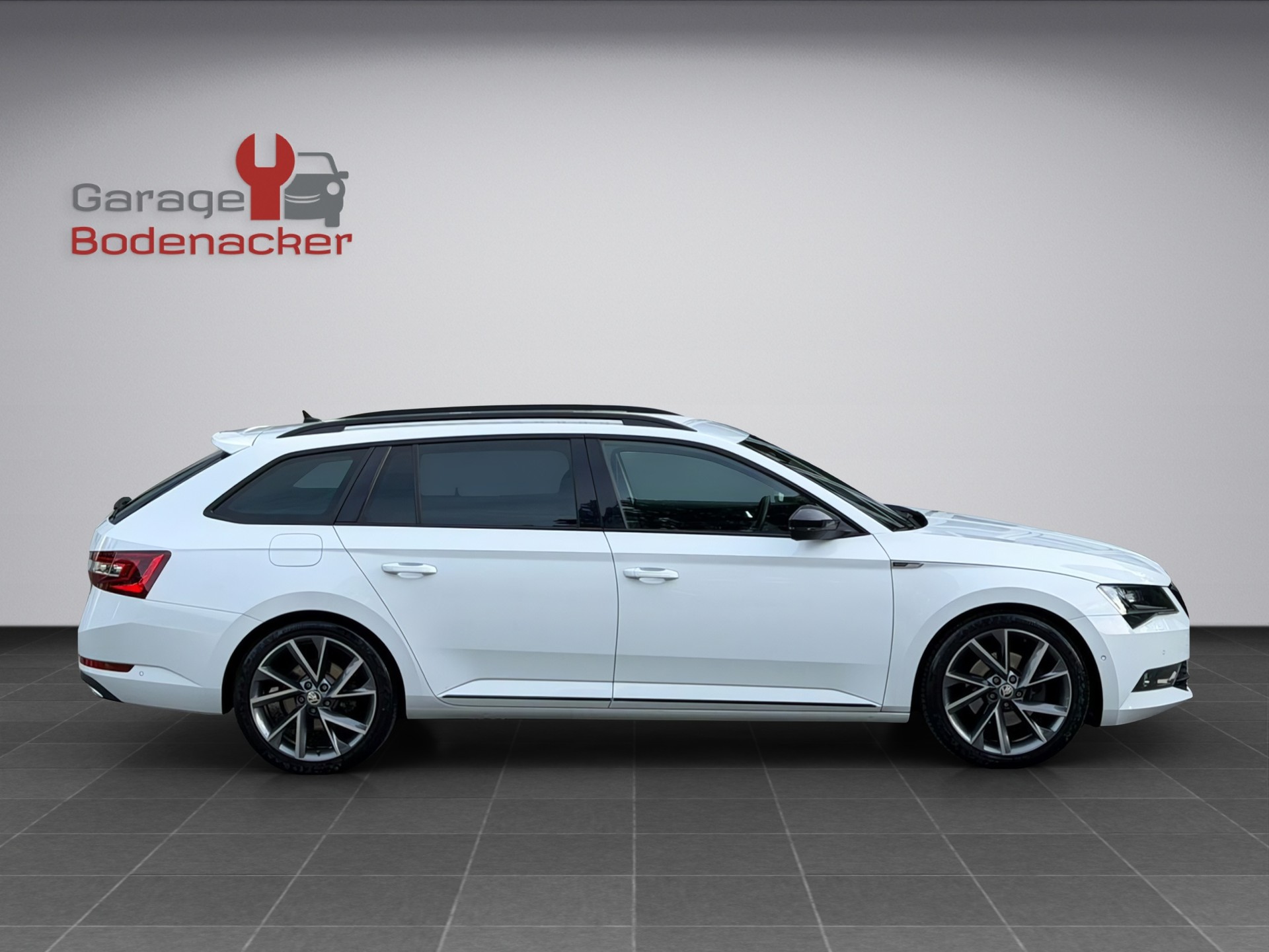 SKODA Superb Combi 2.0 TDi SportLine+ 4x4 DSG-image-5