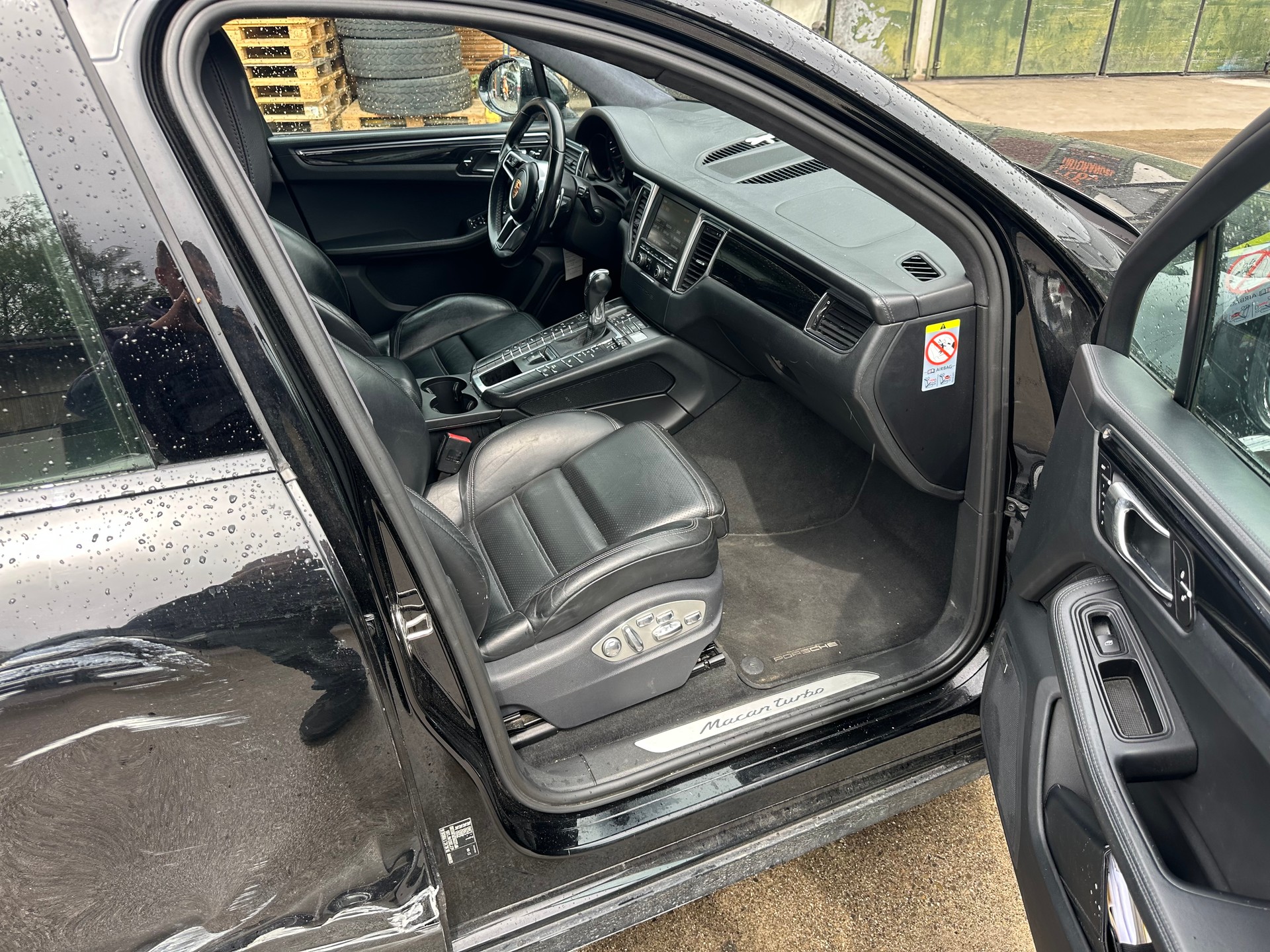 PORSCHE Macan Turbo PDK-image-12