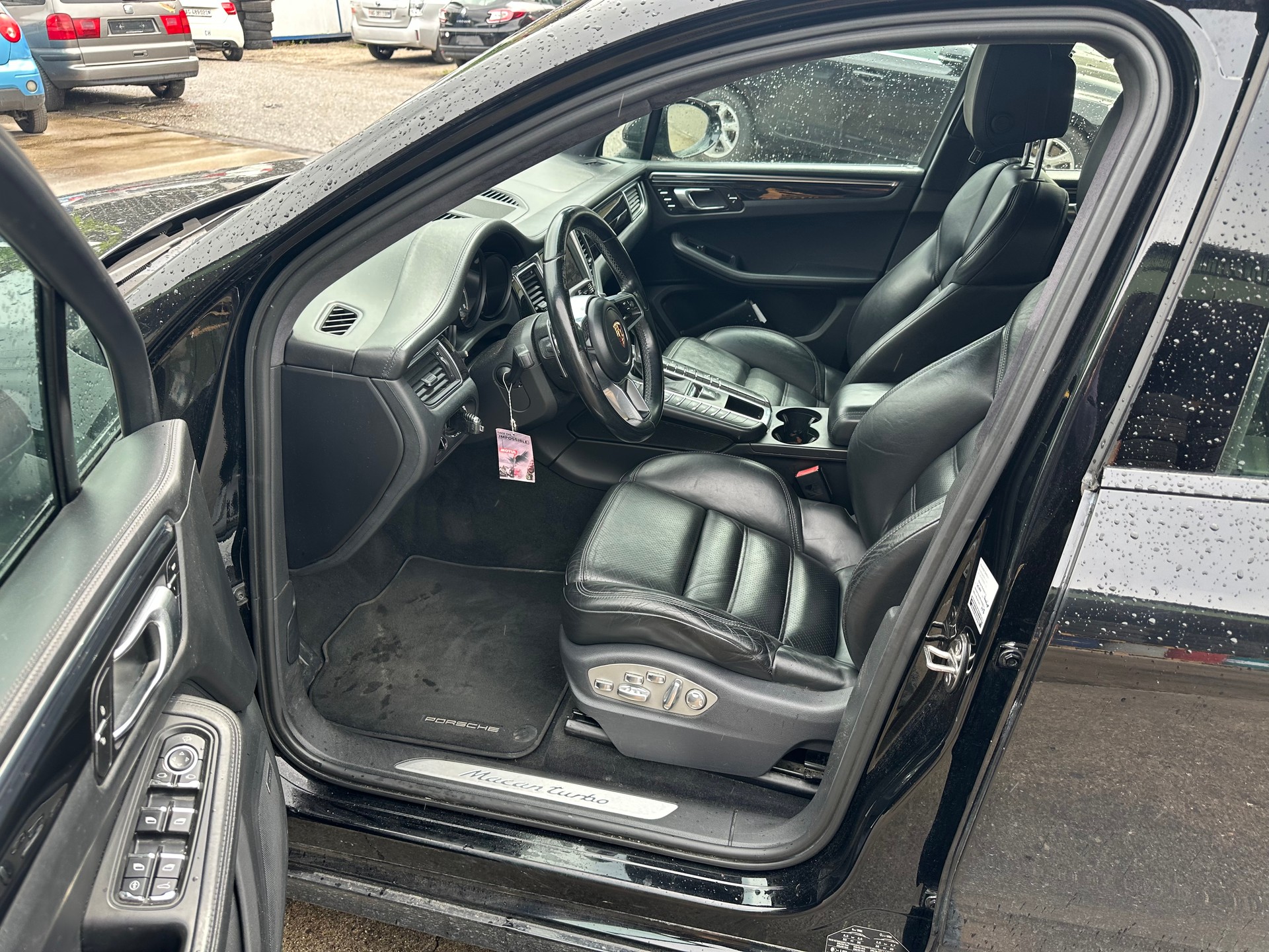 PORSCHE Macan Turbo PDK-image-10