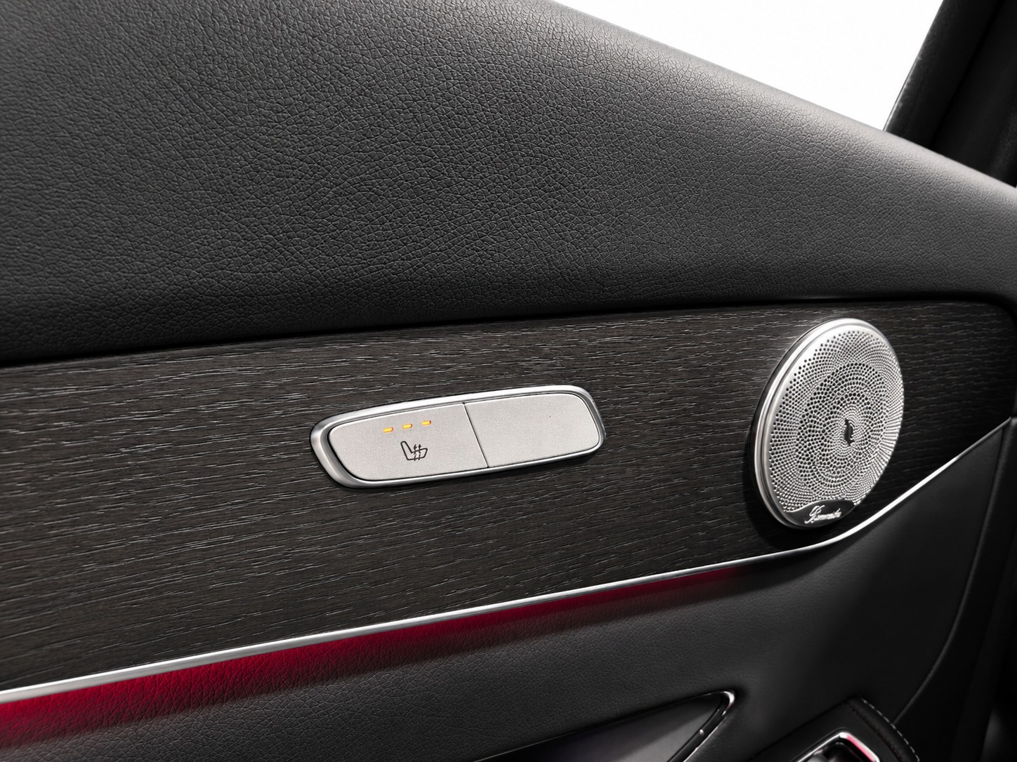 MERCEDES-BENZ GLC 300 e AMG Line 4m CH FAHRZEUG-image-18