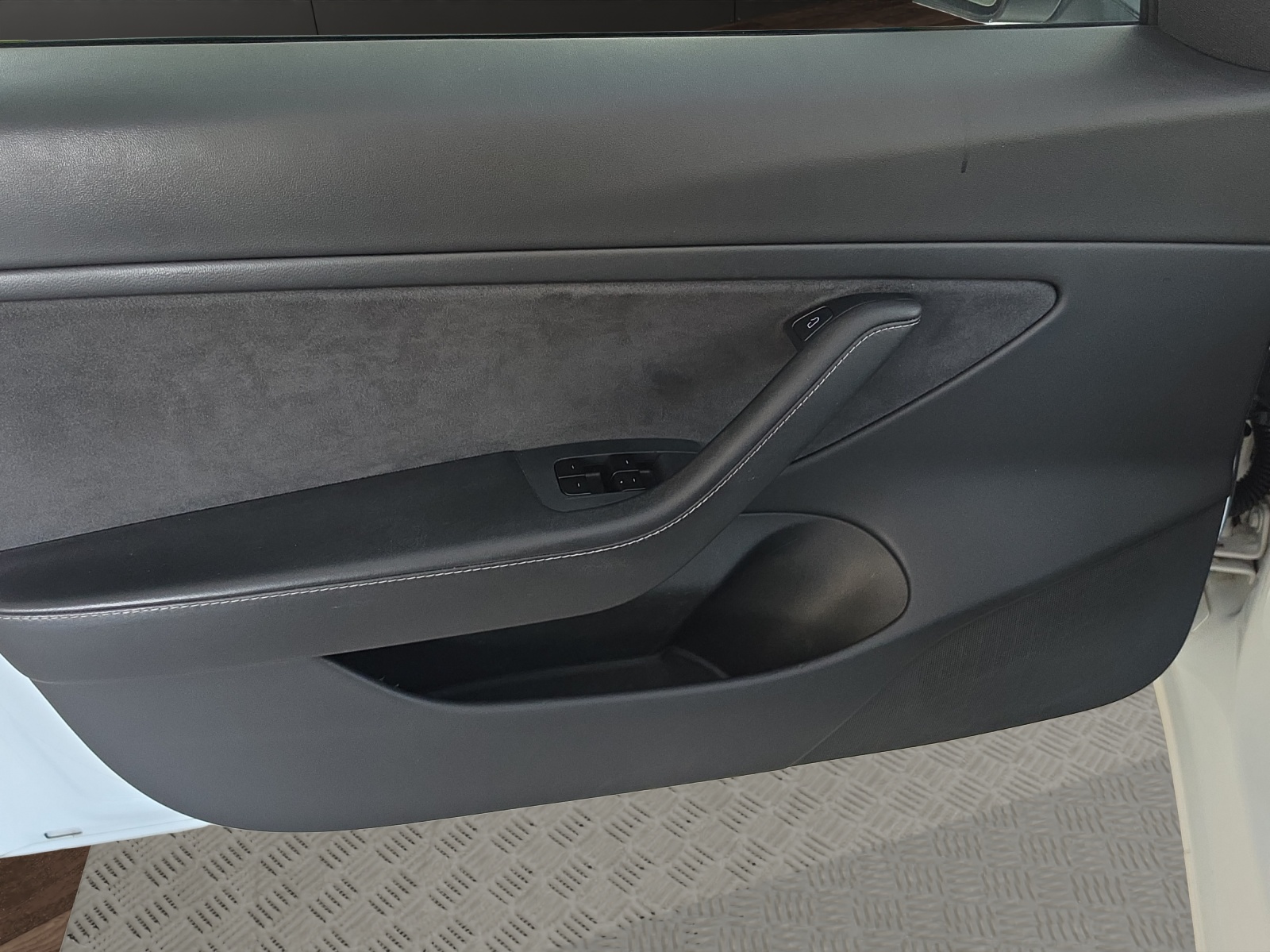 TESLA Model 3 Long Range Dual Motor AWD-image-10