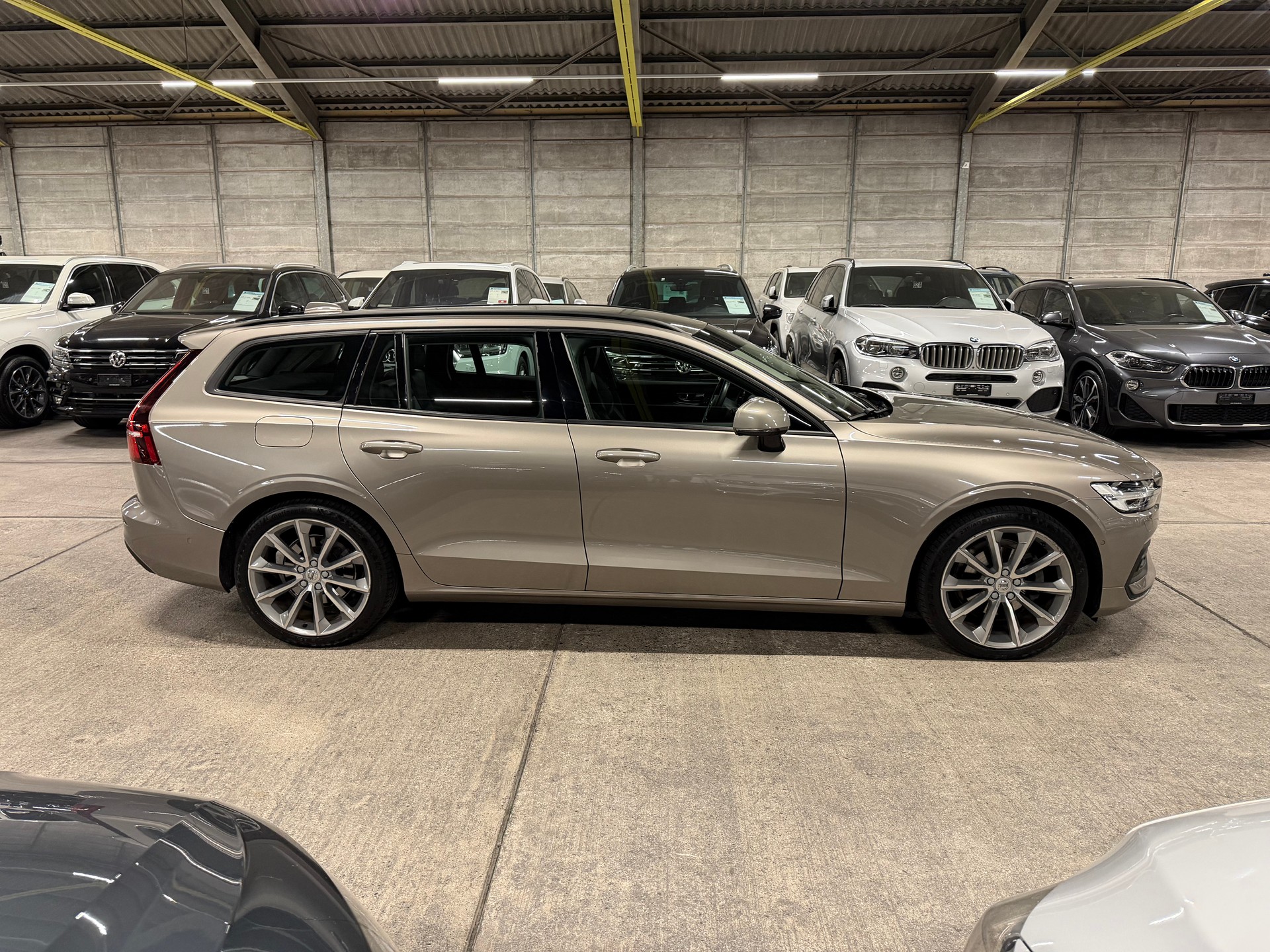 VOLVO V60 D4 Inscription Geartronic-showroom-element-2