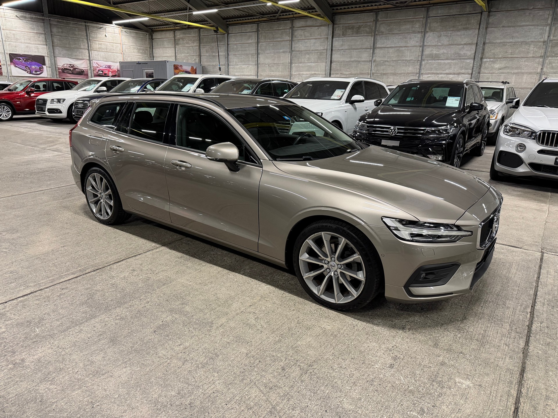 VOLVO V60 D4 Inscription Geartronic-showroom-element-1