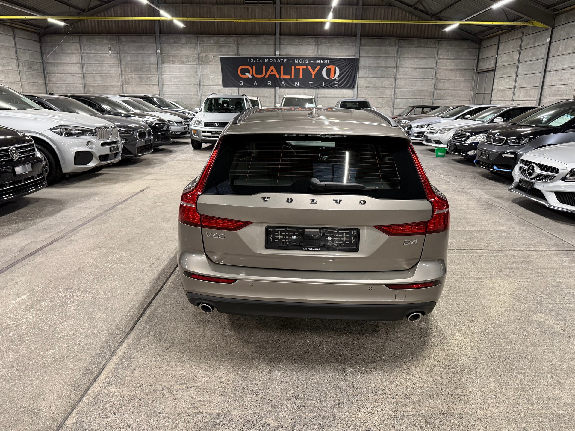 VOLVO V60 D4 Inscription Geartronic-image-4
