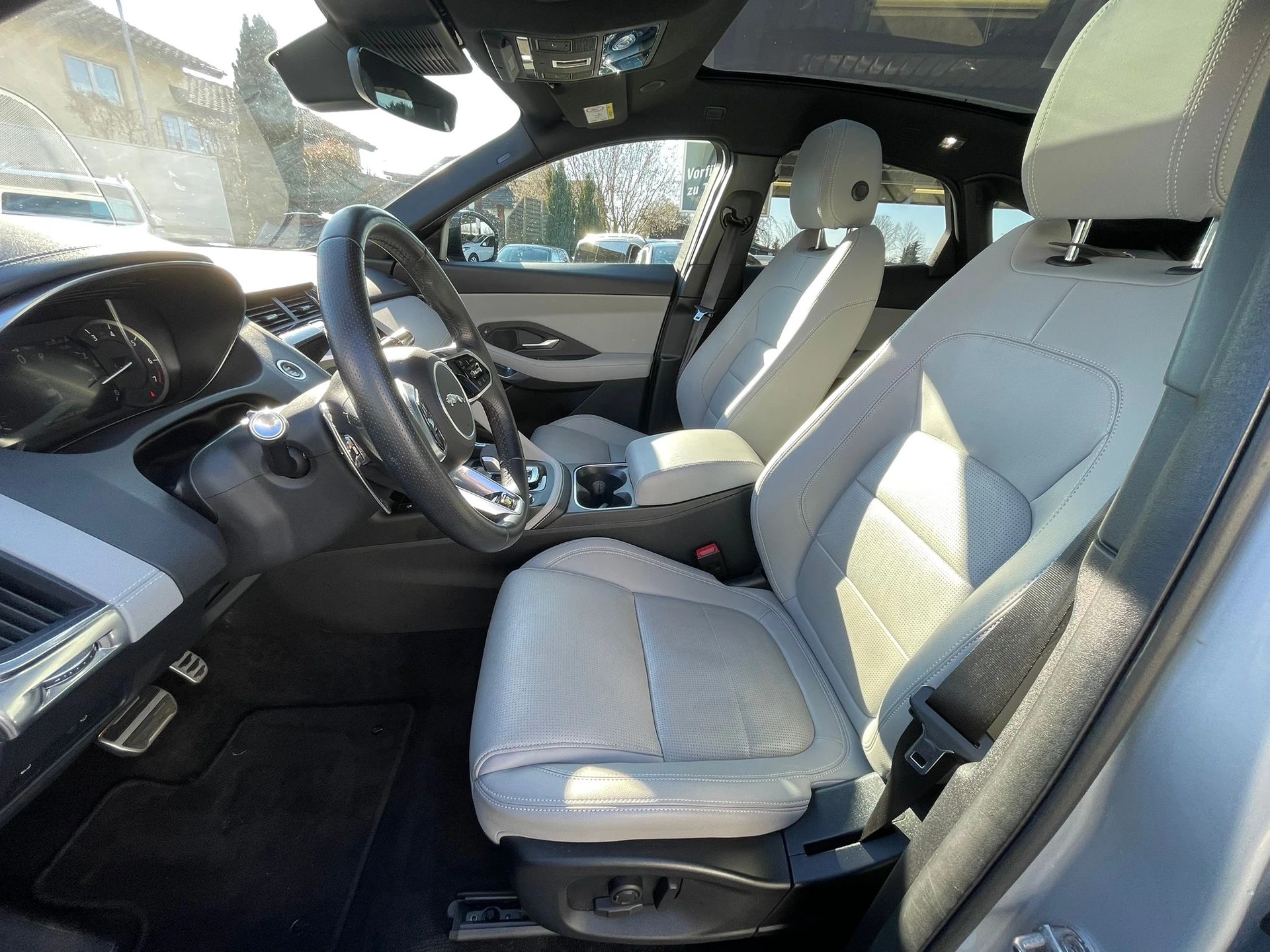 JAGUAR E-Pace 2.0 P250 R-Dynamic AWD SE-image-12