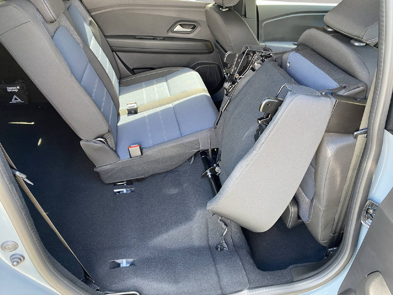 DACIA Jogger 1.8 Hybrid Journey-image-15