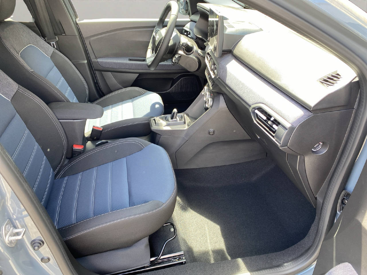 DACIA Jogger 1.8 Hybrid Journey-image-17