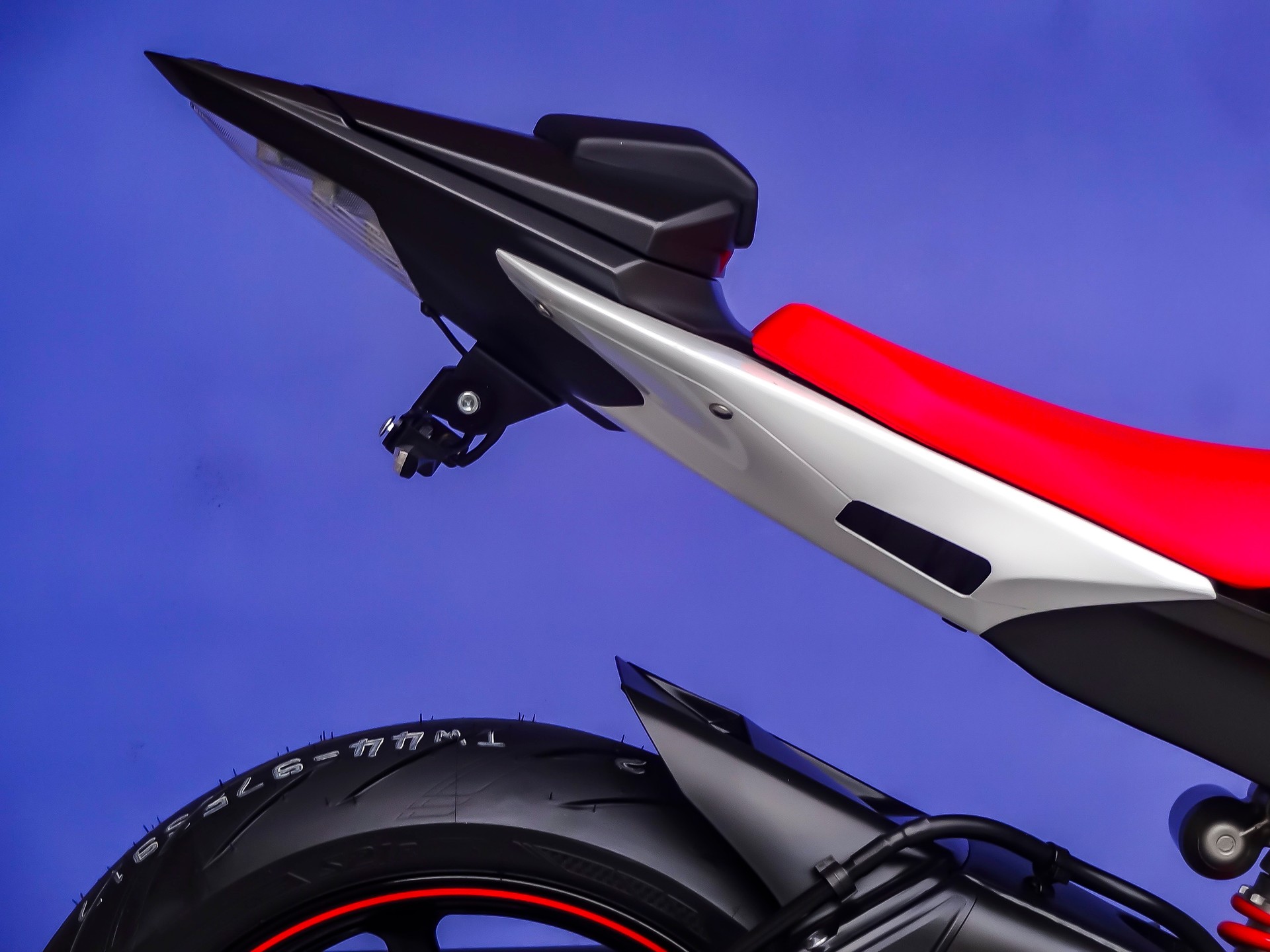 YAMAHA YZF-R6-image-6