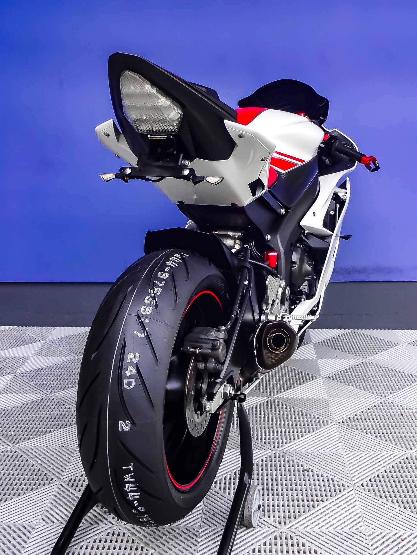 YAMAHA YZF-R6-image-4