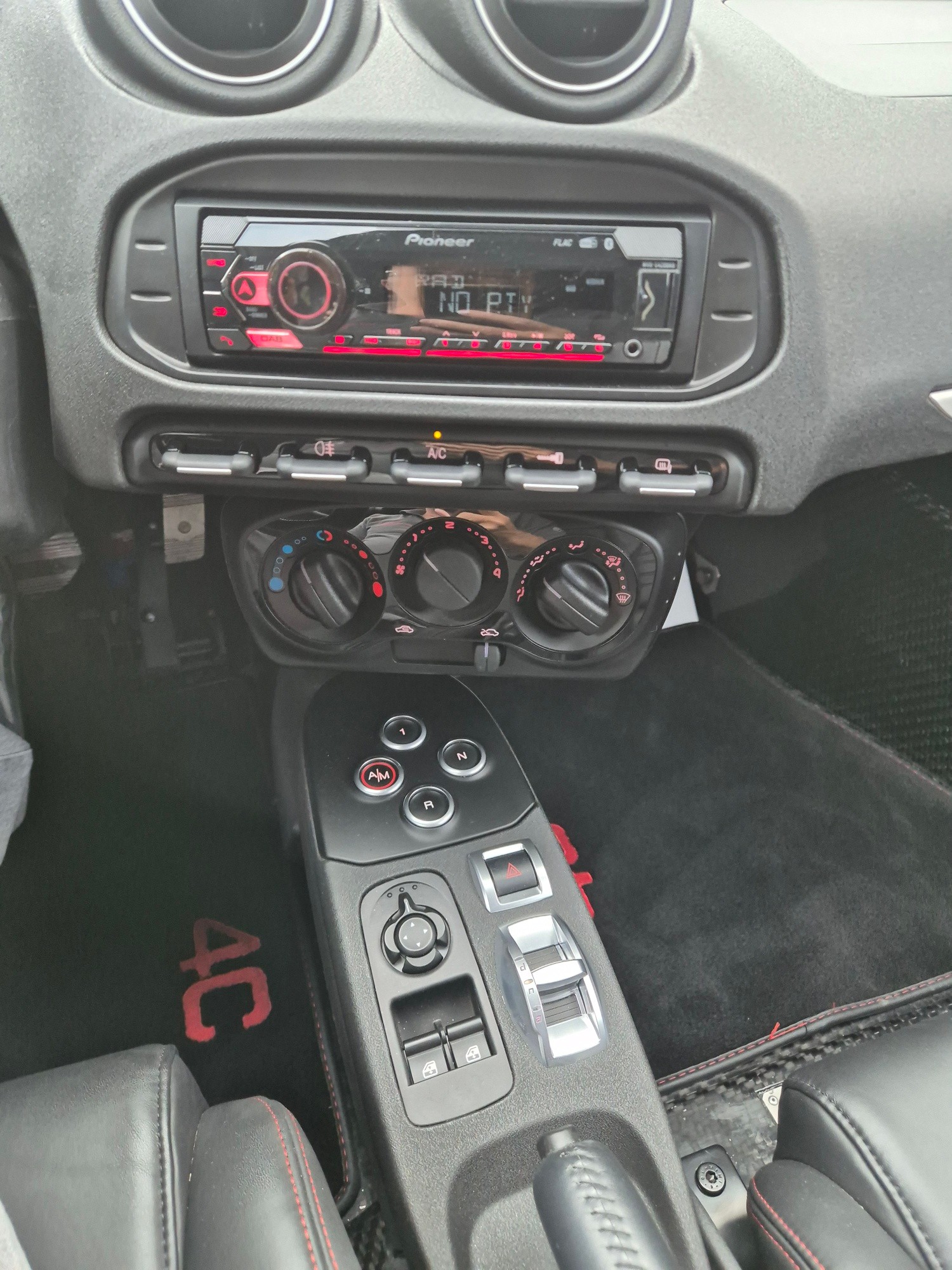 ALFA ROMEO 4C 1750 TBi TCT-image-13