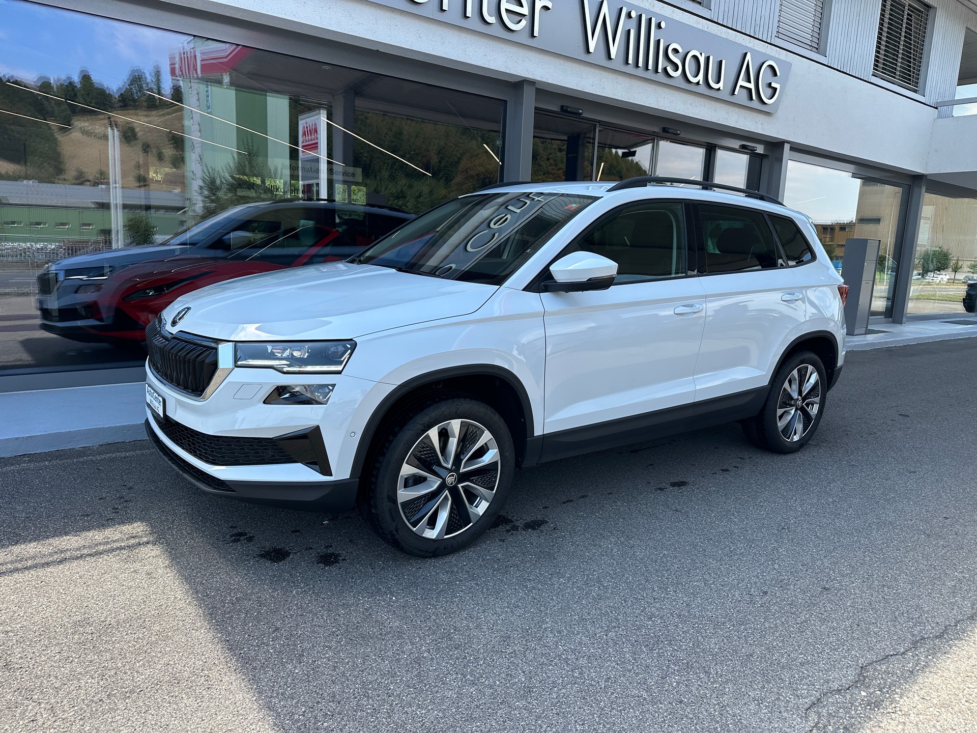 SKODA Karoq 2.0 TDI CR Style 4x4 DSG AHK 2100 KG-showroom-element-1