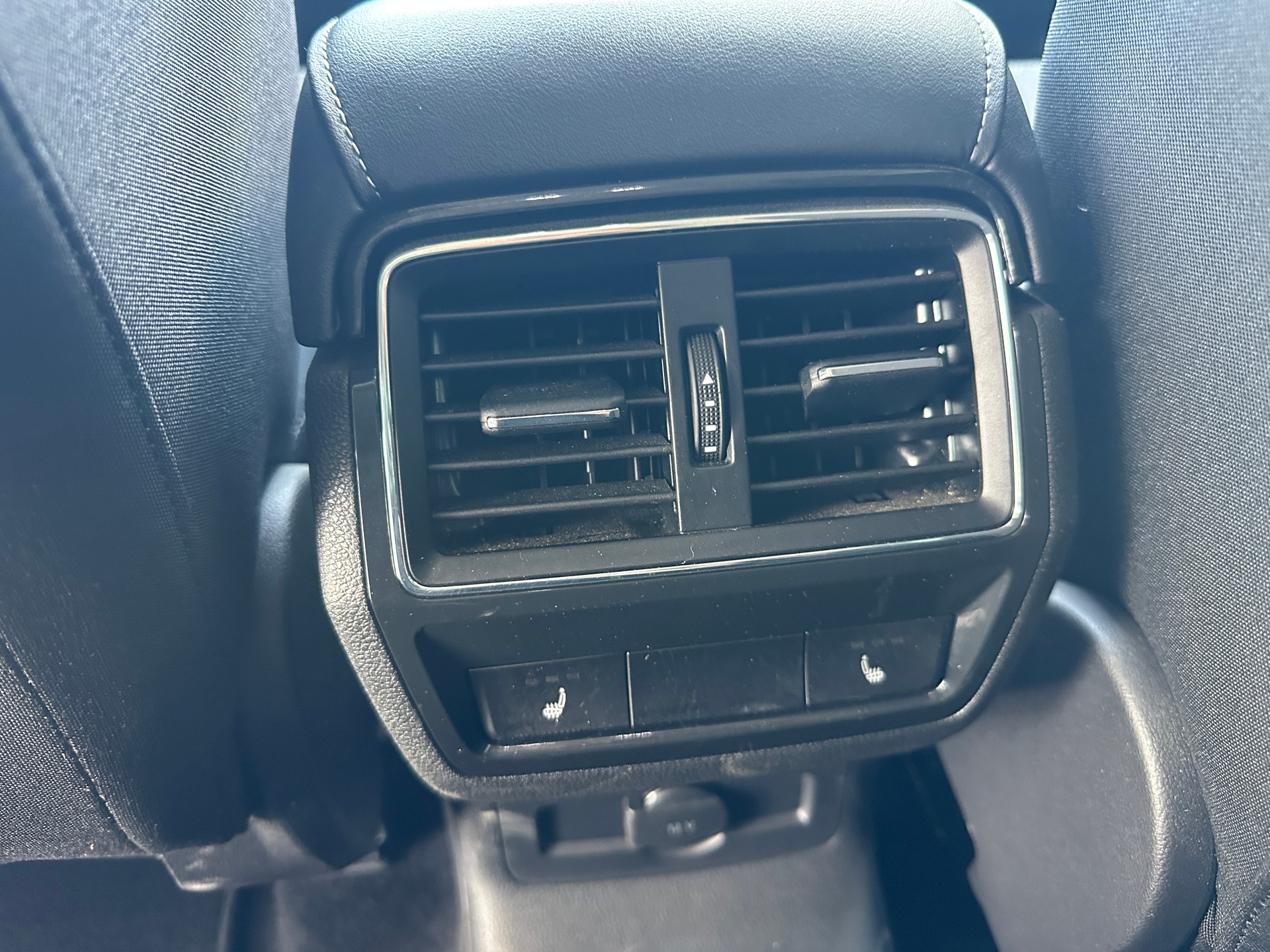 SKODA Karoq 2.0 TDI CR Style 4x4 DSG AHK 2100 KG-image-5