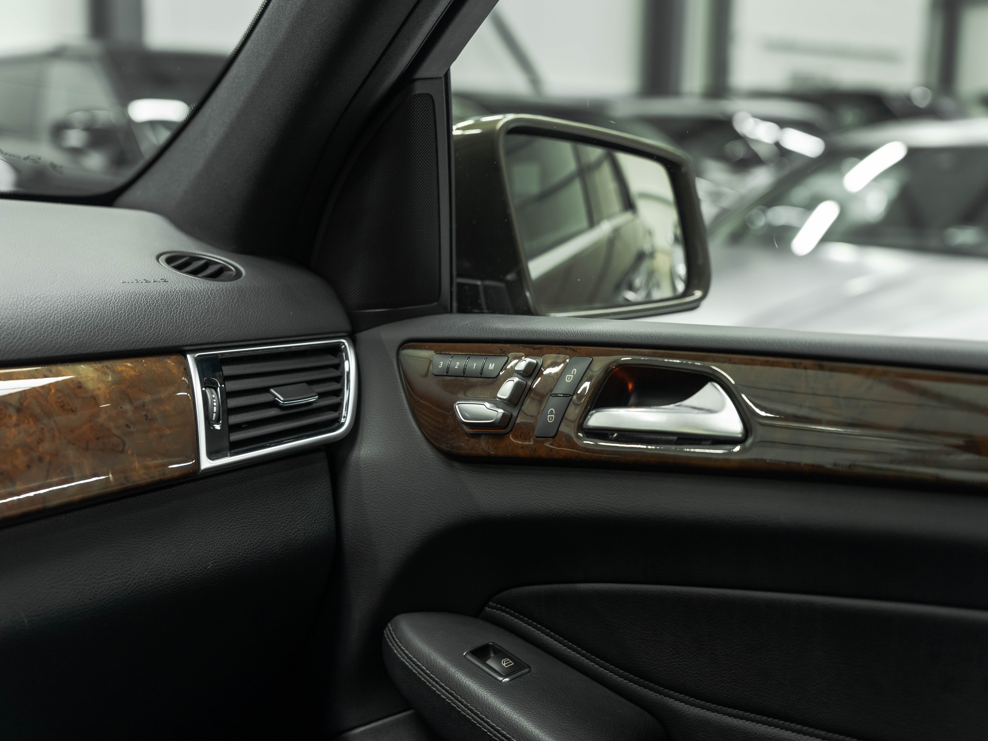 MERCEDES-BENZ GLE 350 d 4Matic 9G-Tronic-image-23