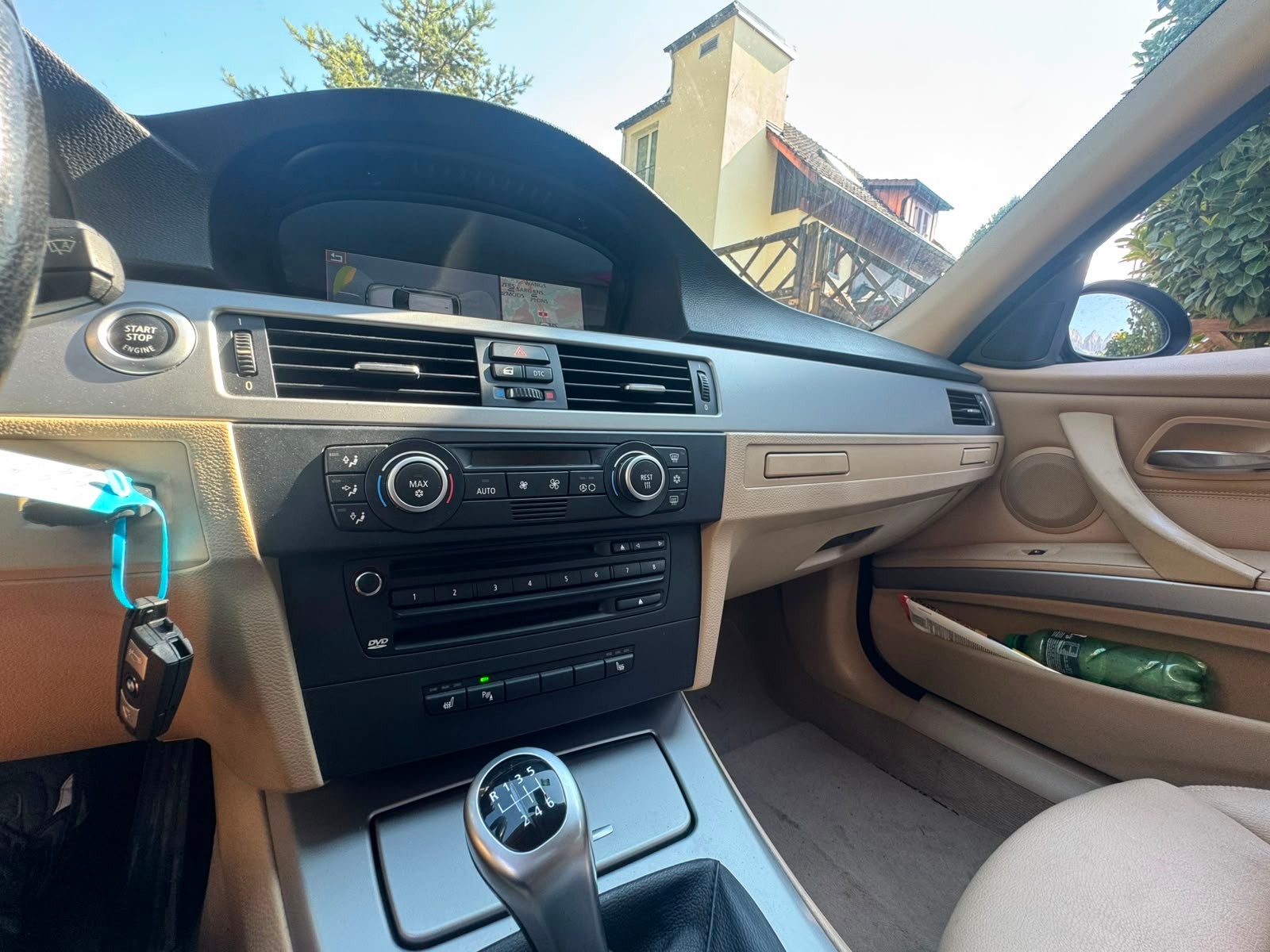 BMW 330i Touring-image-3