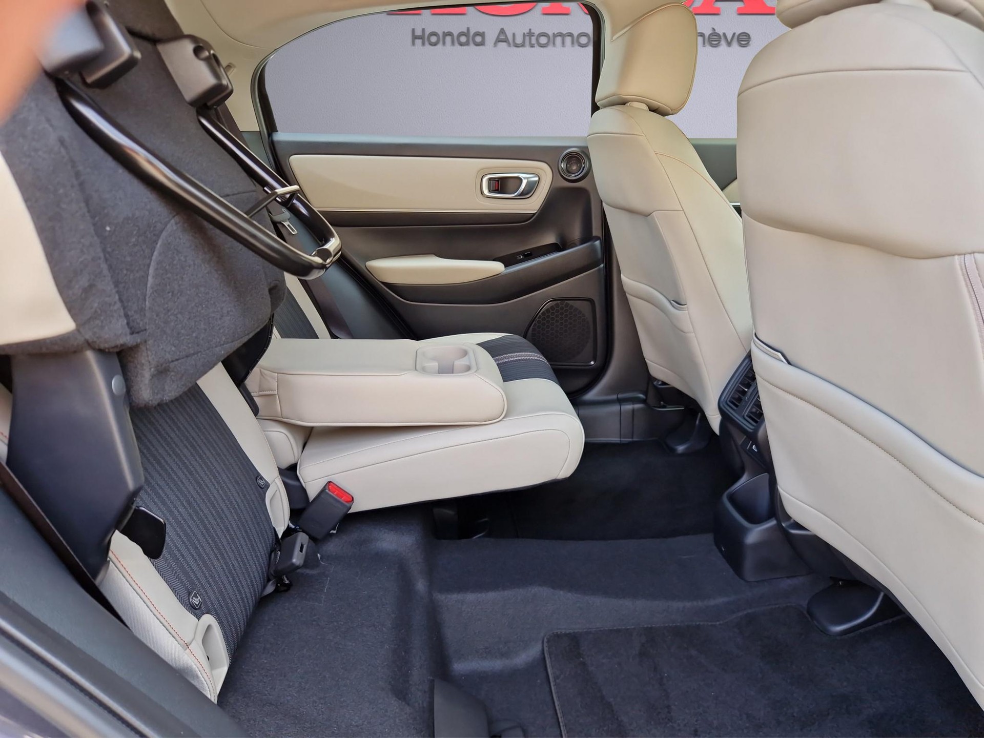 HONDA HR-V 1.5 i-MMD Advance Style-image-12