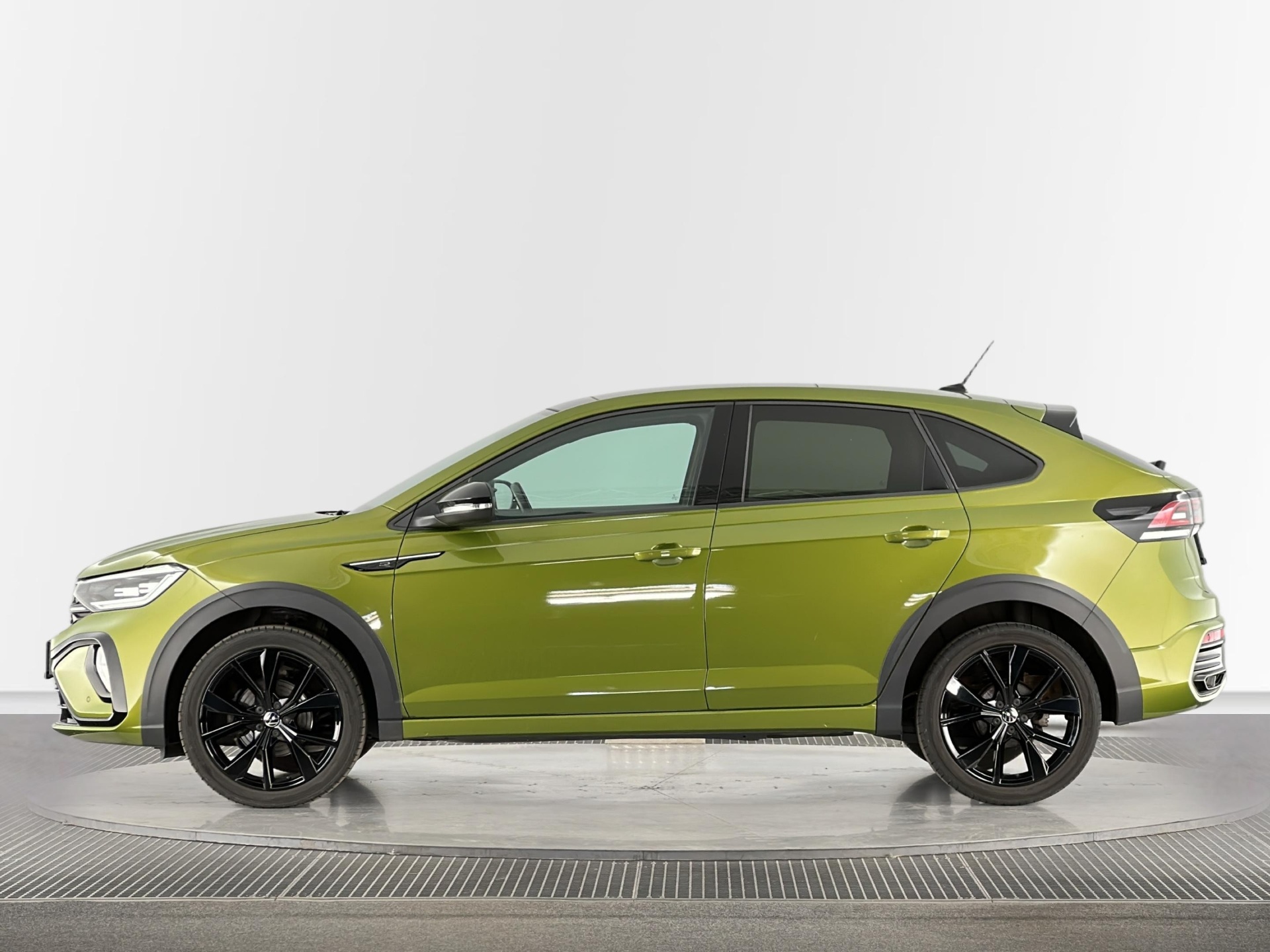VW Taigo 1.5 TSI R-Line DSG ° Sonderlackierung Grün & Schwarz ° Panorama-Glasdach-showroom-element-1