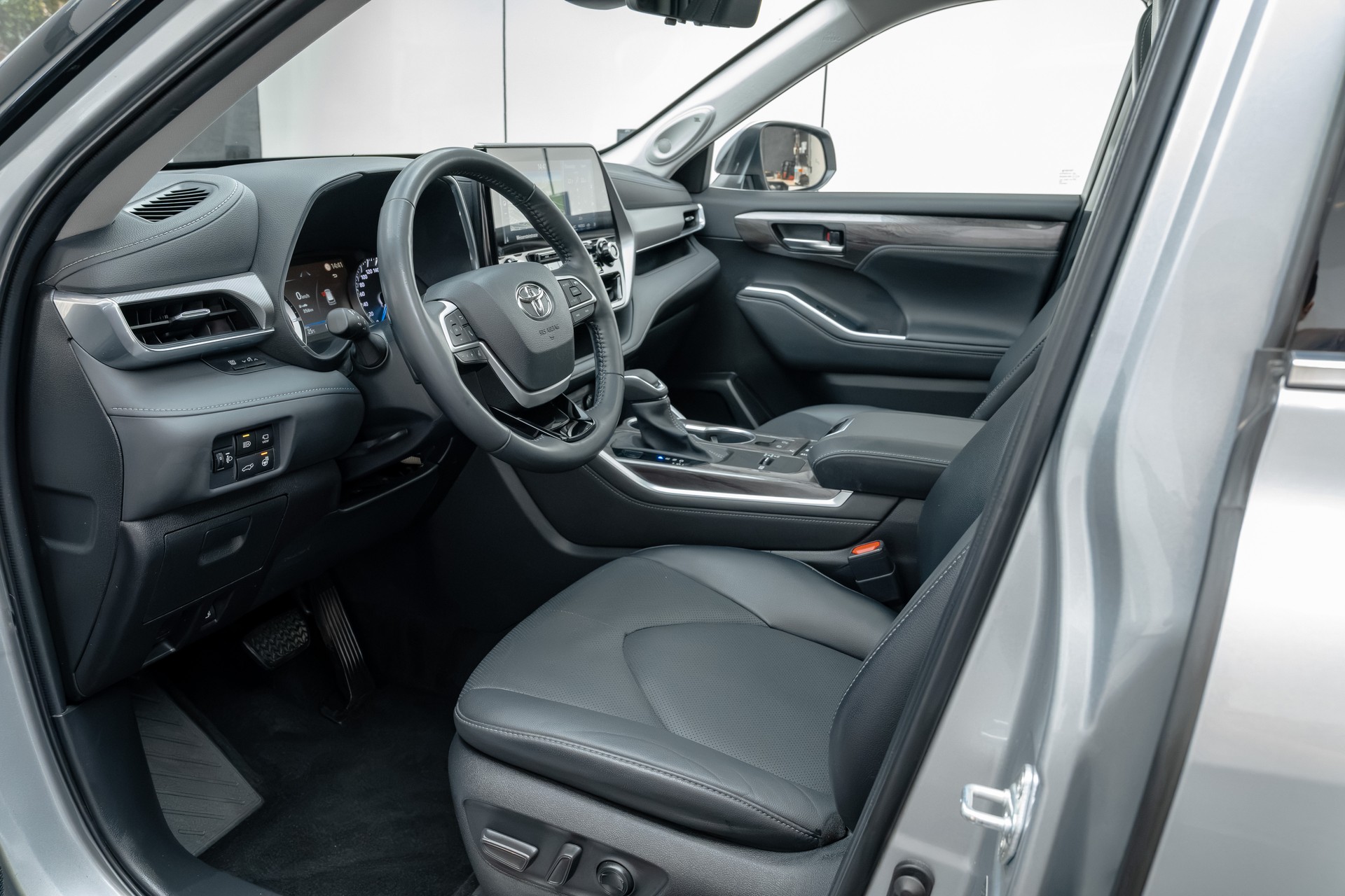 TOYOTA Highlander 2.5 HSD Premium e-CVT-image-13