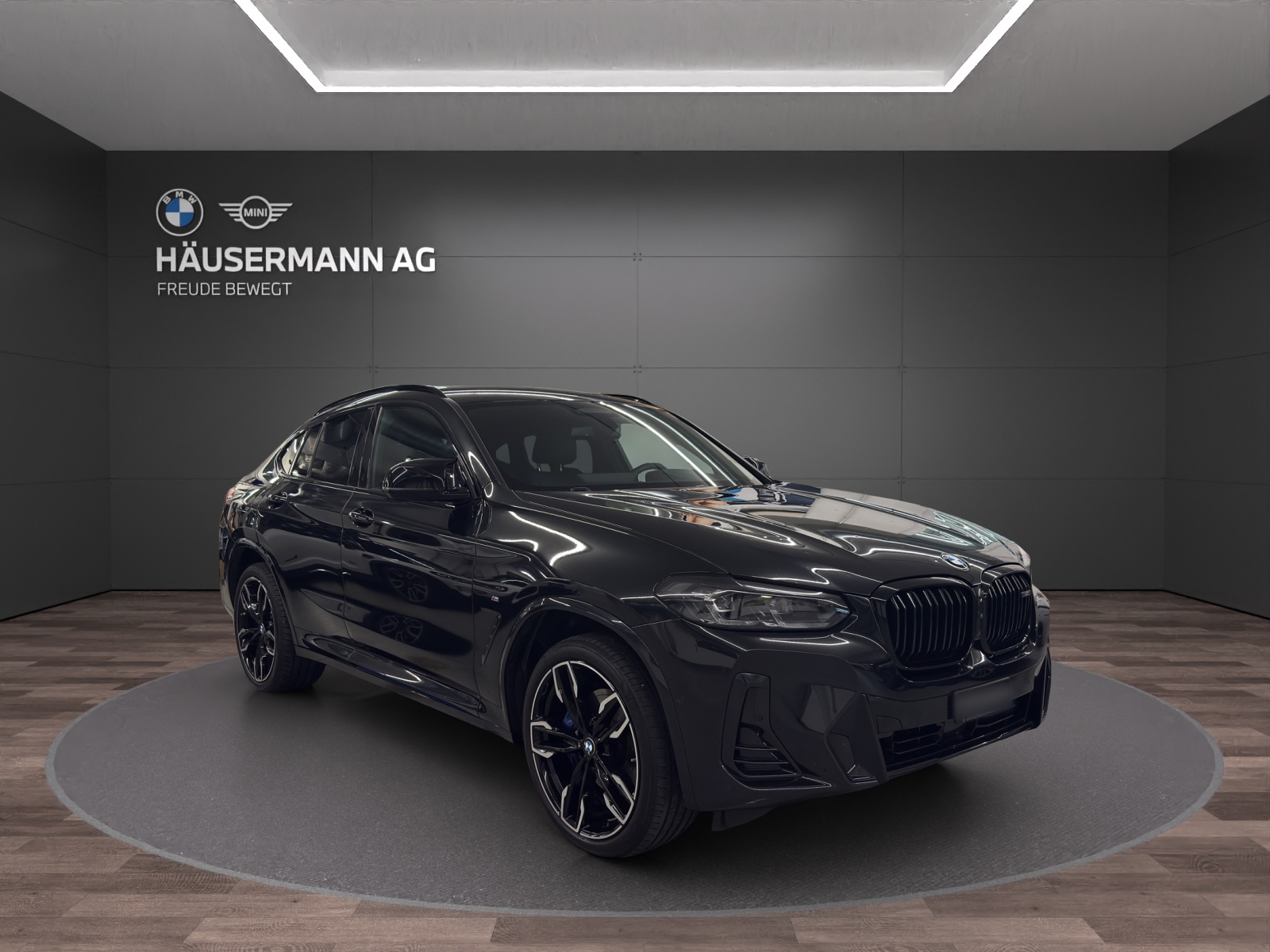 BMW X4 M40i-showroom-element-2