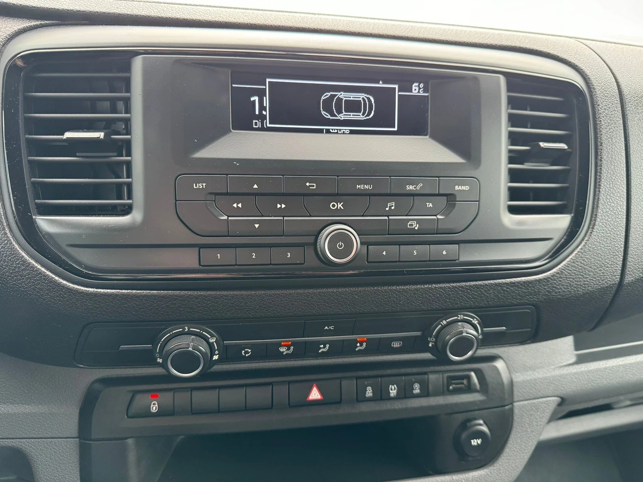 PEUGEOT Traveller 2.0 BlueHDi Active Standard 9 Plätzer-image-11