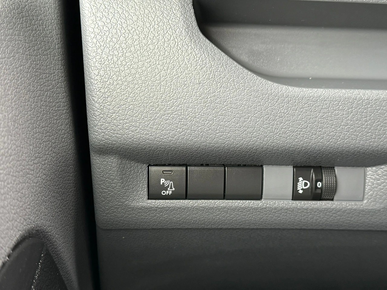PEUGEOT Traveller 2.0 BlueHDi Active Standard 9 Plätzer-image-12