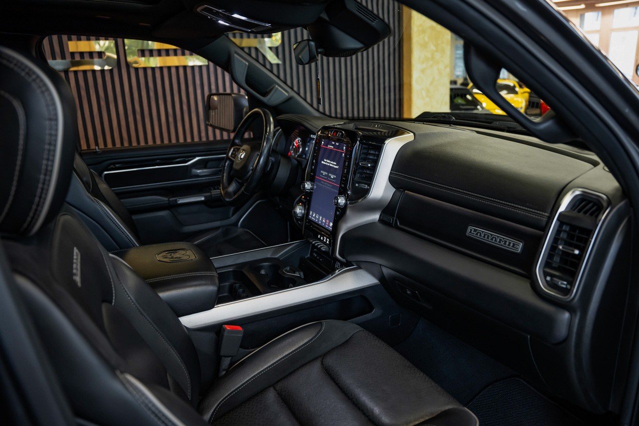 DODGE RAM 1500 5.7 V8 Hemi Laramie-image-15