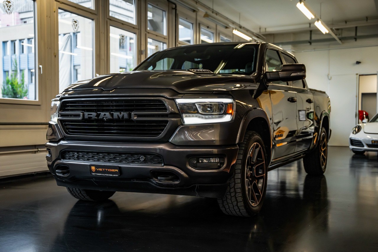 DODGE RAM 1500 5.7 V8 Hemi Laramie-showroom-element-3