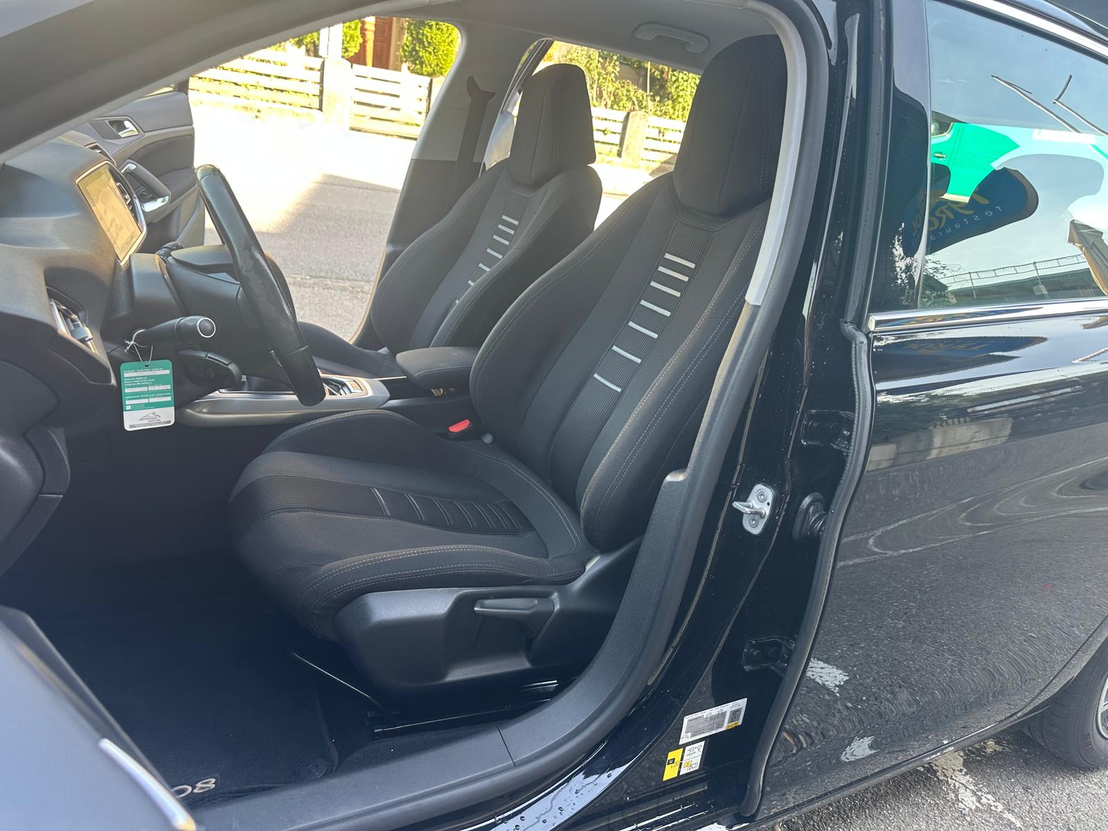 PEUGEOT 308 1.6 THP Allure-image-8