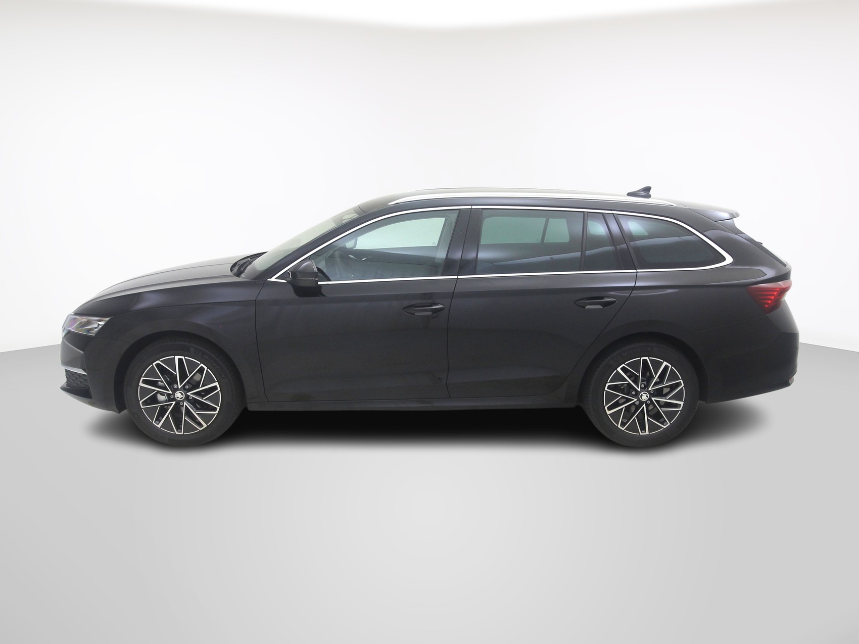 SKODA Octavia 1.5 TSI mHEV Selection-Lounge DSG-showroom-element-1