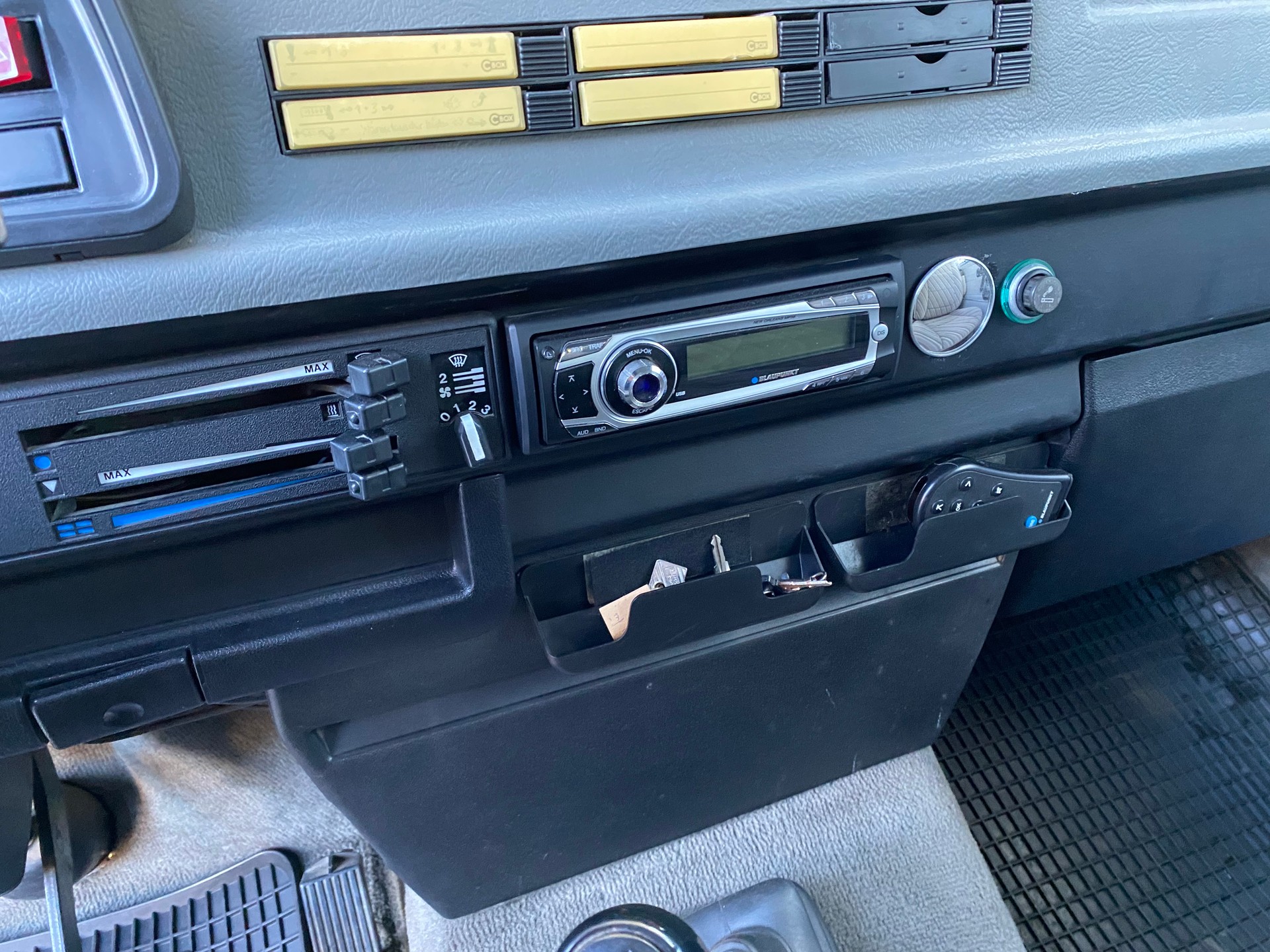 VW T2 CARAVELLE BLUESTAR Multivan Hannover Edition-image-13