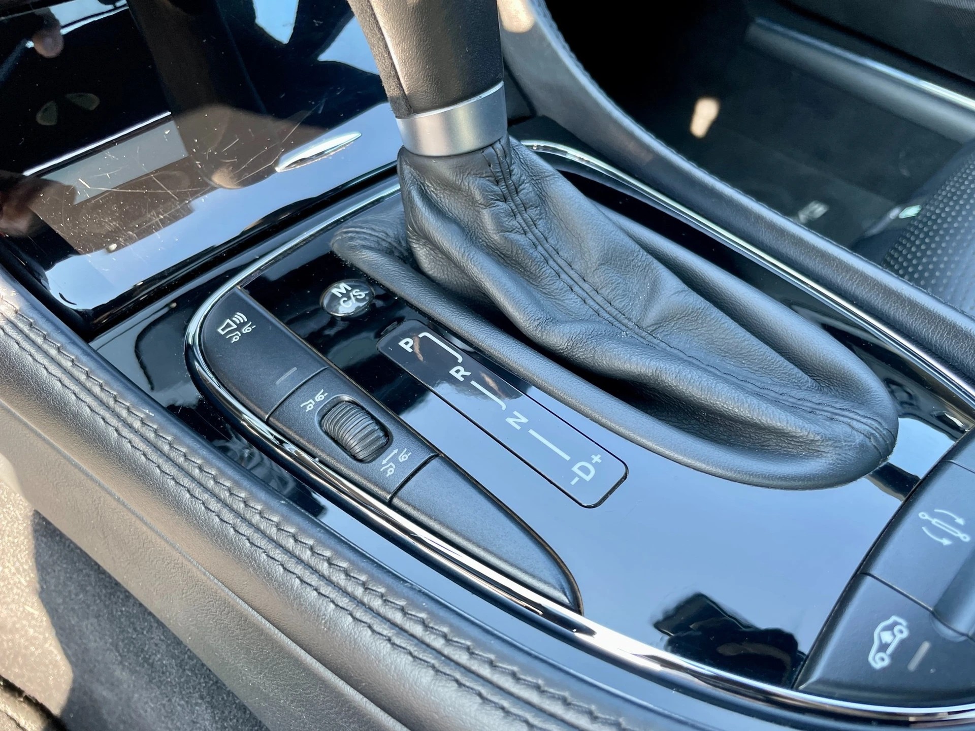 MERCEDES-BENZ CLS 63 AMG 7G-Tronic-image-8