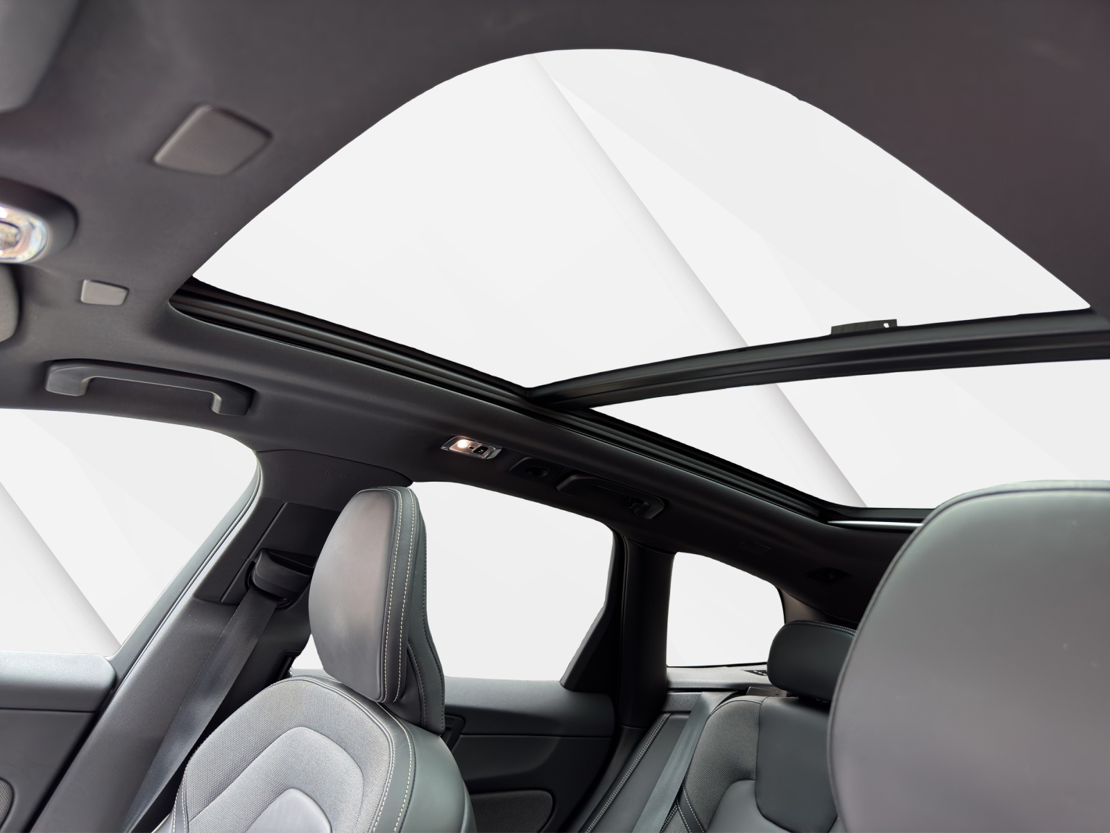 VOLVO XC60 T8 eAWD R-Design Geartronic-image-17