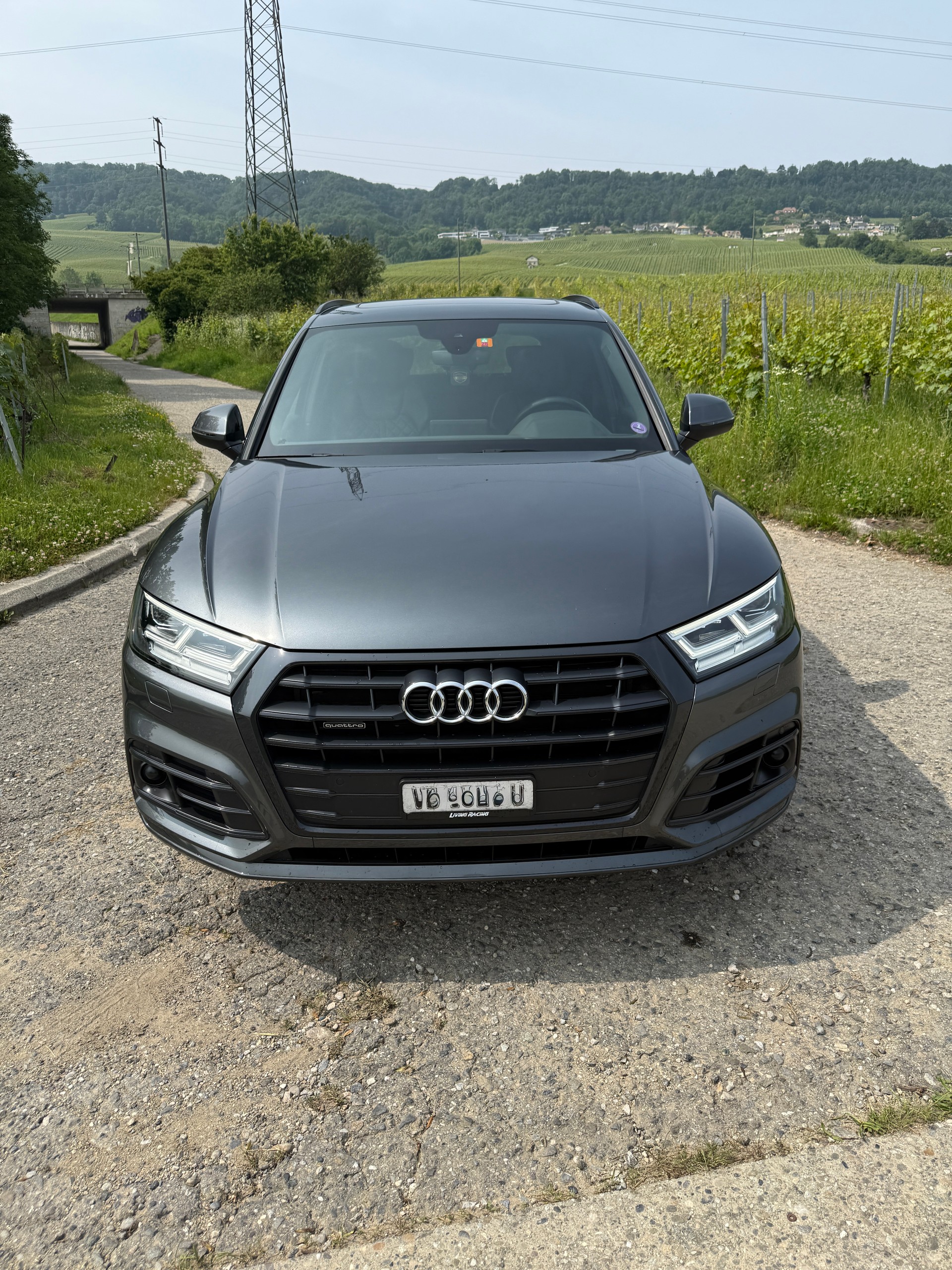 AUDI Q5 2.0 TFSI sport quattro S-tronic-showroom-element-1