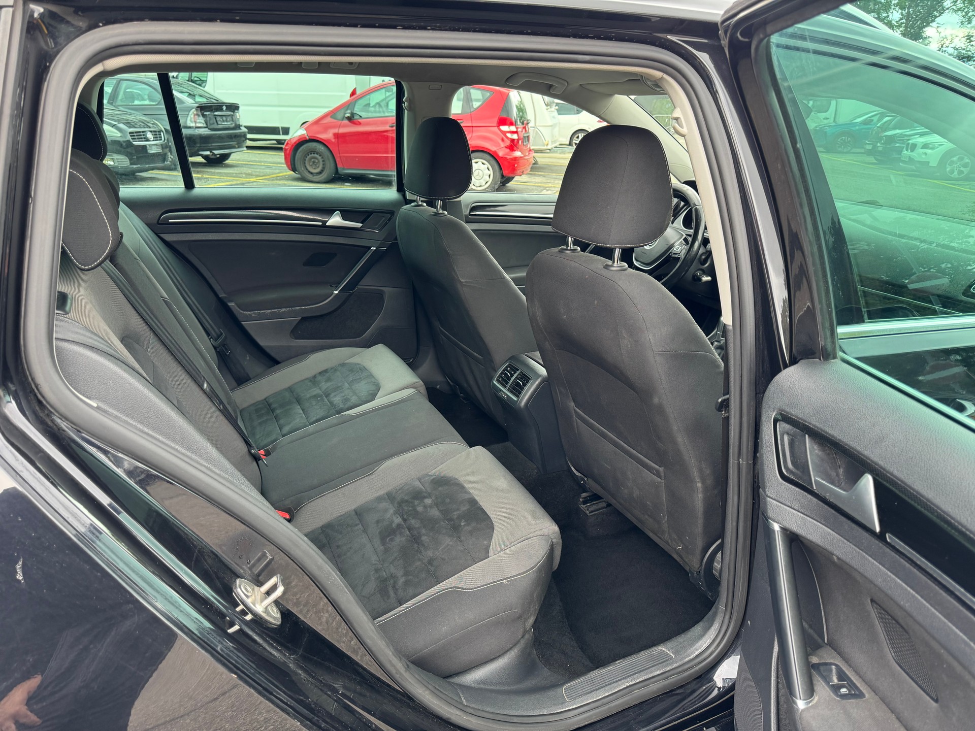 VW Golf Variant 2.0 TDI Highline DSG-image-10
