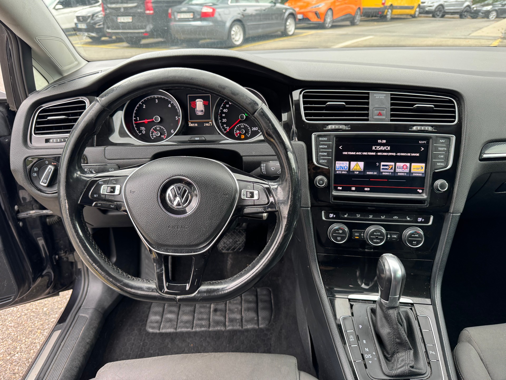 VW Golf Variant 2.0 TDI Highline DSG-image-14