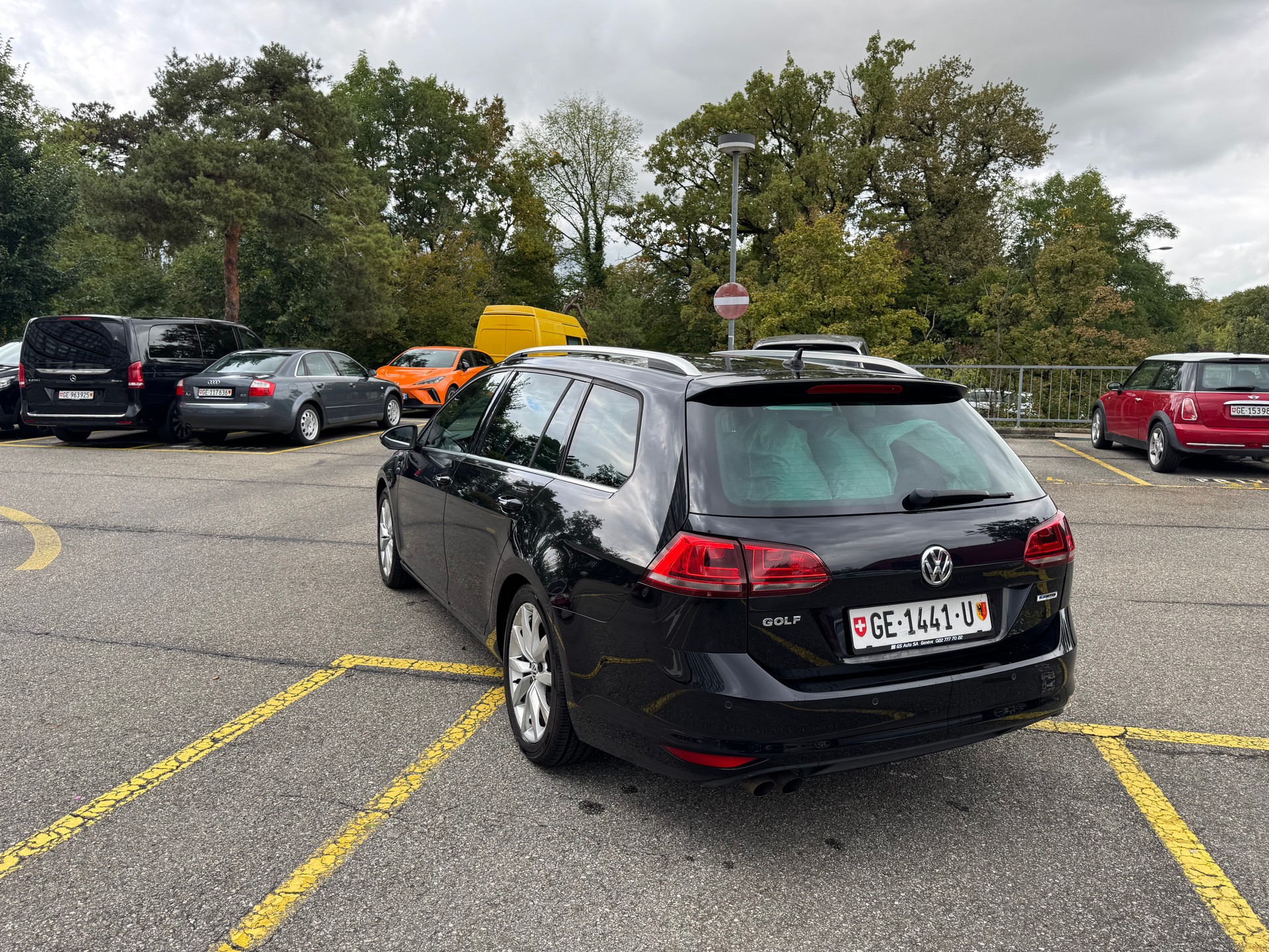 VW Golf Variant 2.0 TDI Highline DSG-image-6