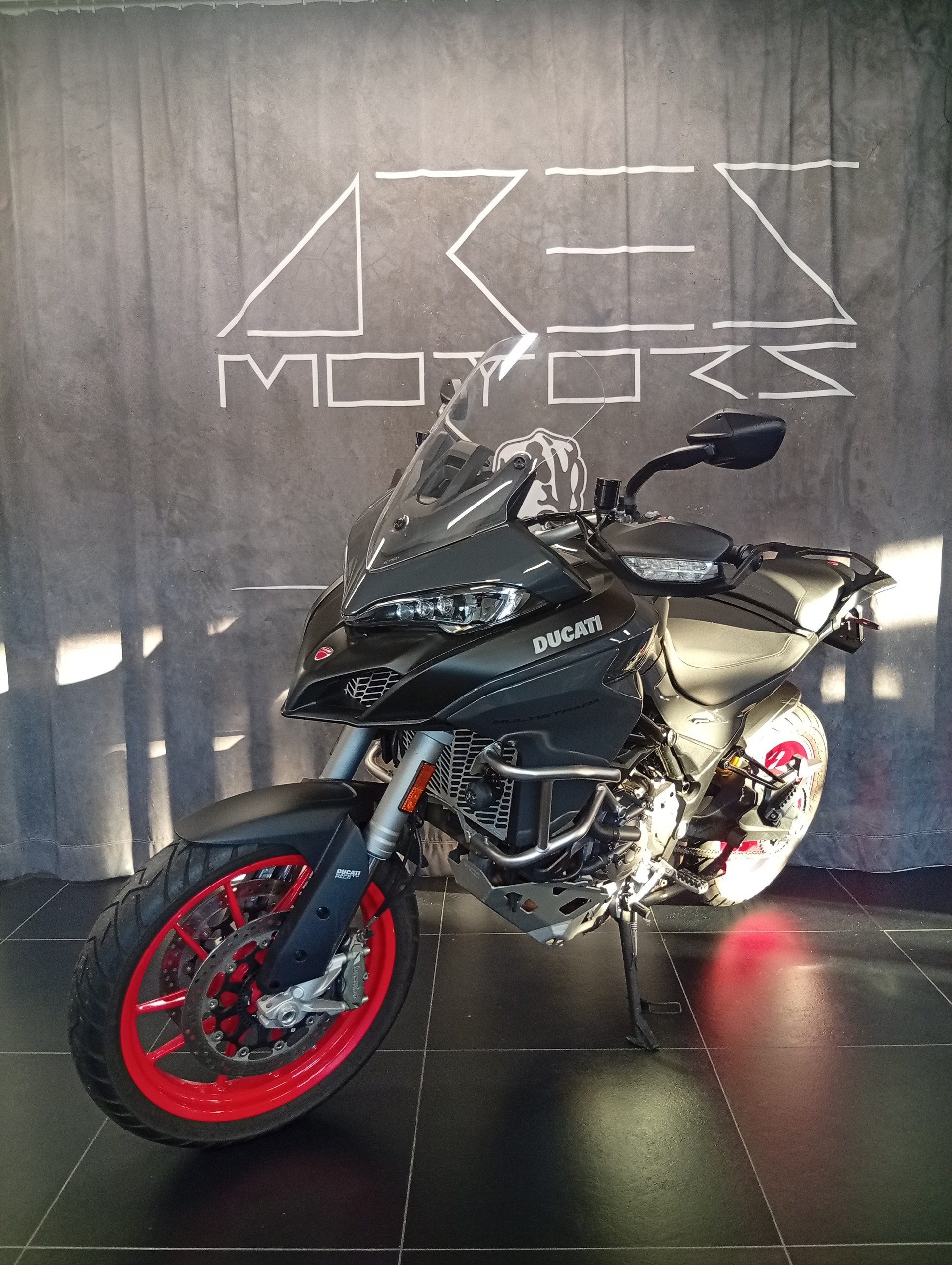 DUCATI Multistrada V2 S Touring-image-3