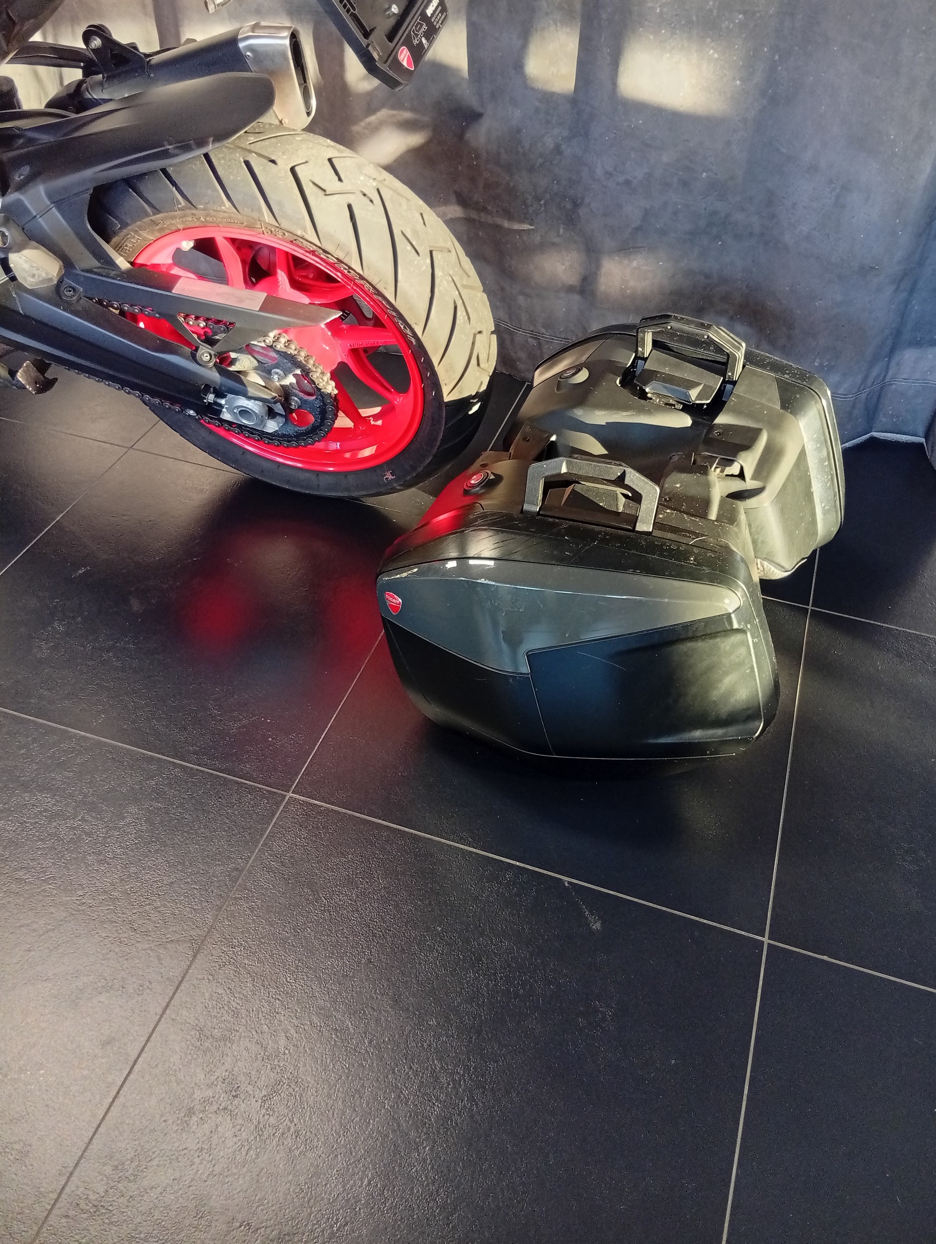 DUCATI Multistrada V2 S Touring-image-10