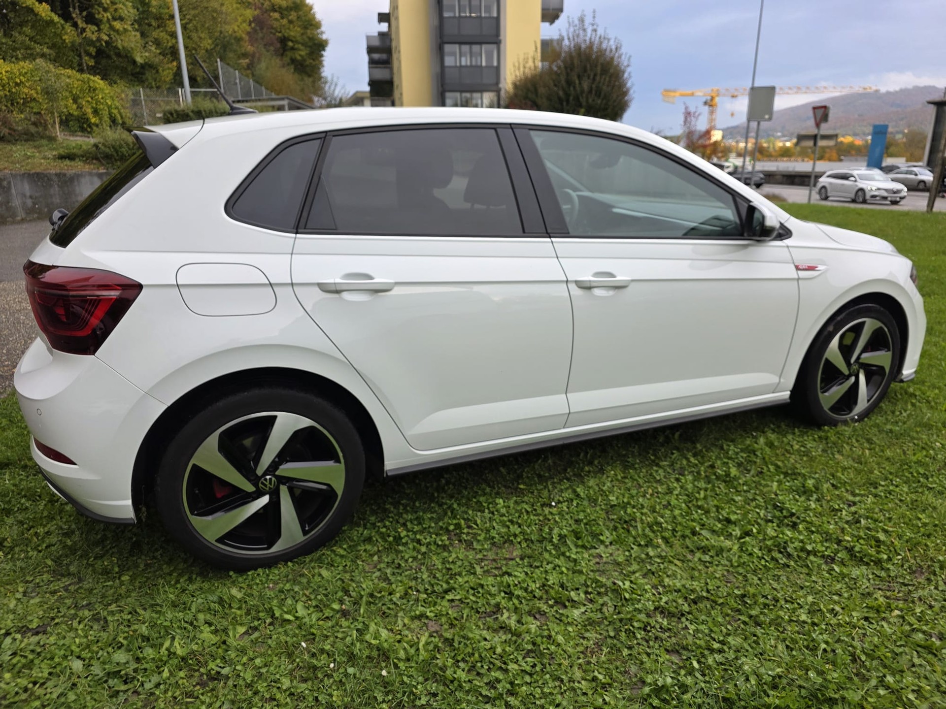 VW Polo 2.0 TSI GTI DSG CH FAHRZEUG WERKSGARANTIE BIS 09.2026-image-7
