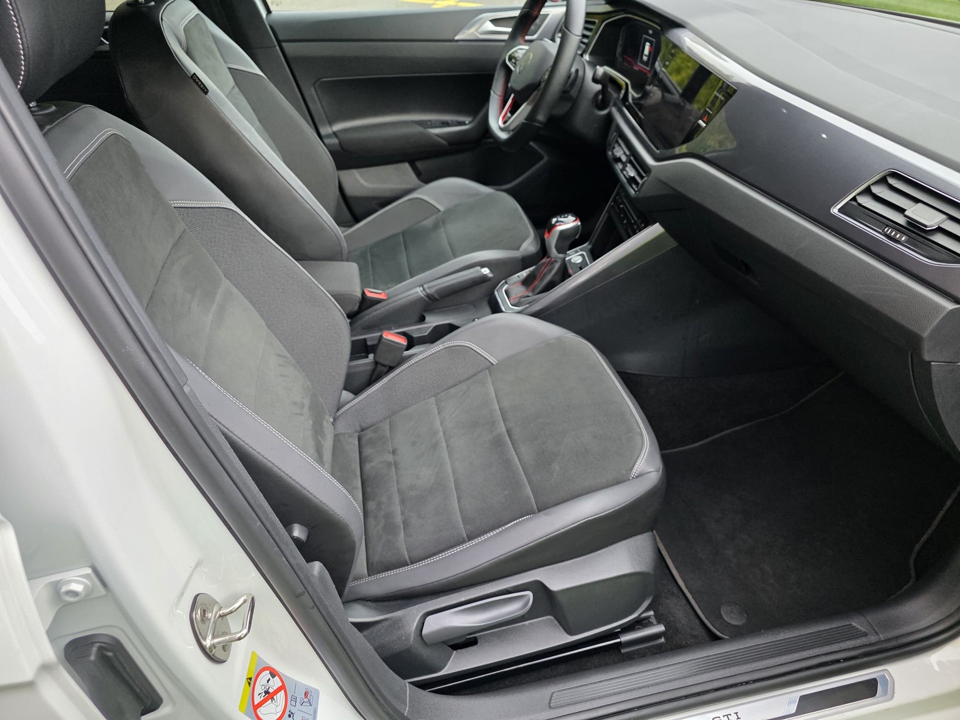 VW Polo 2.0 TSI GTI DSG CH FAHRZEUG WERKSGARANTIE BIS 09.2026-image-11