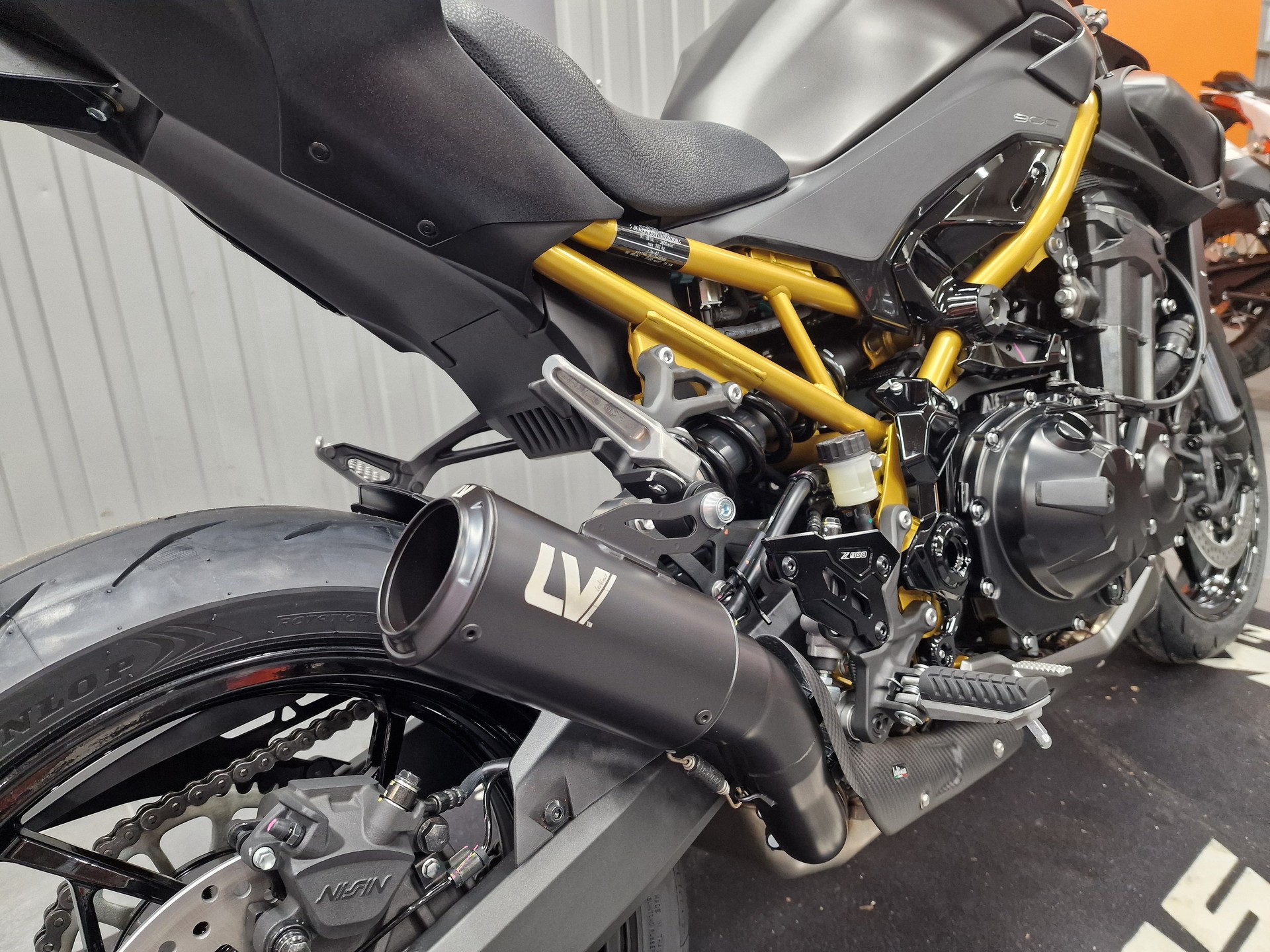 KAWASAKI Z 900-image-6