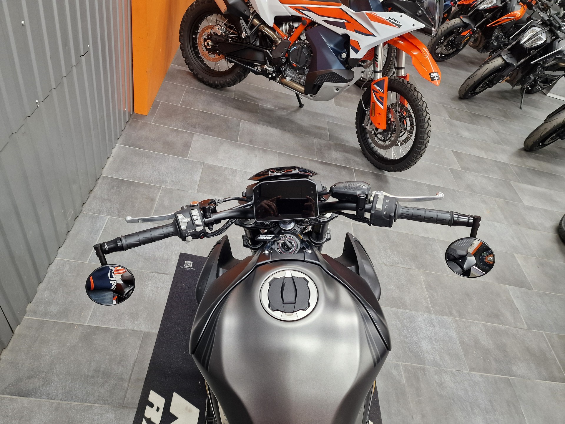 KAWASAKI Z 900-image-9