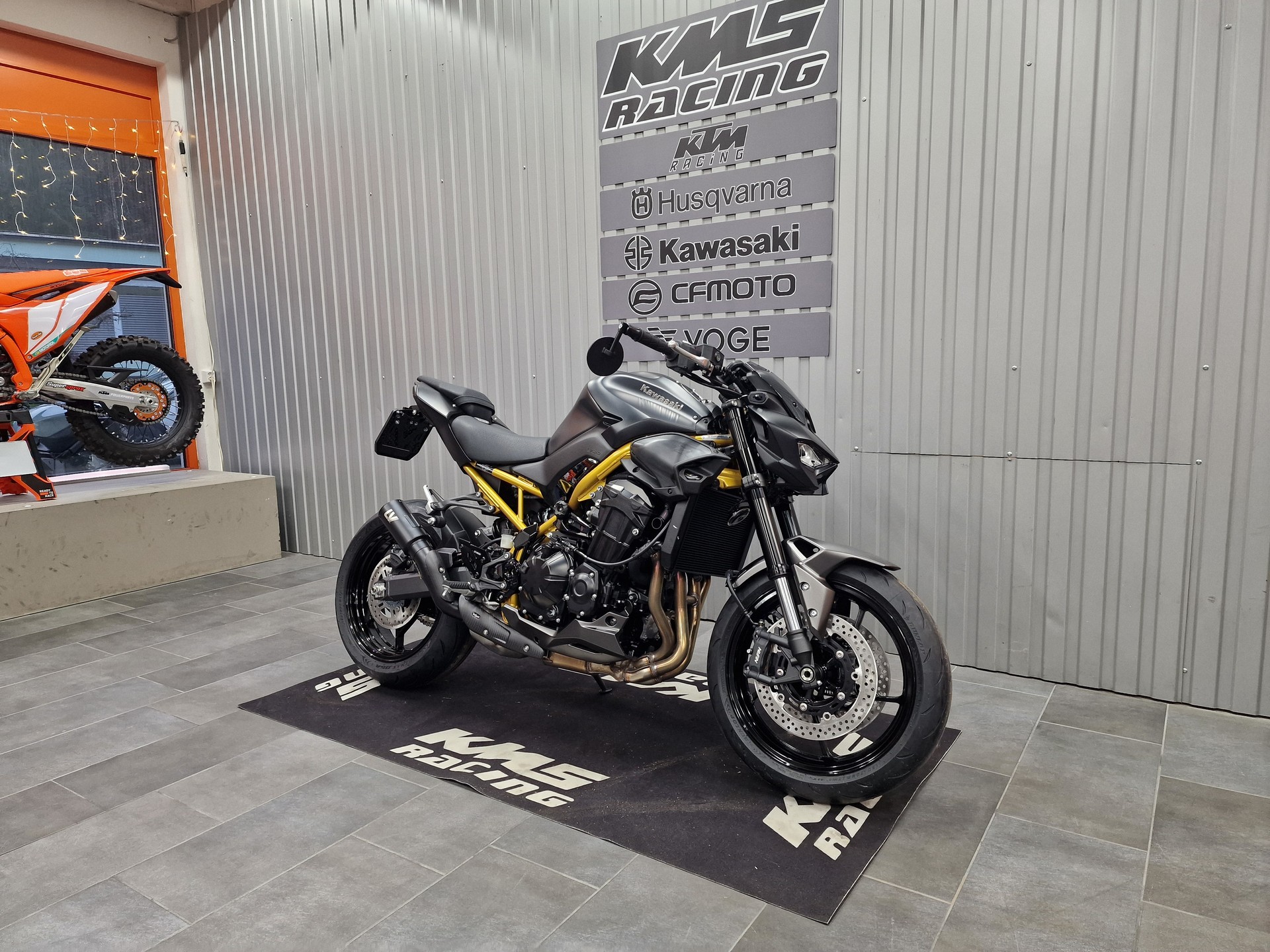 KAWASAKI Z 900-image-4